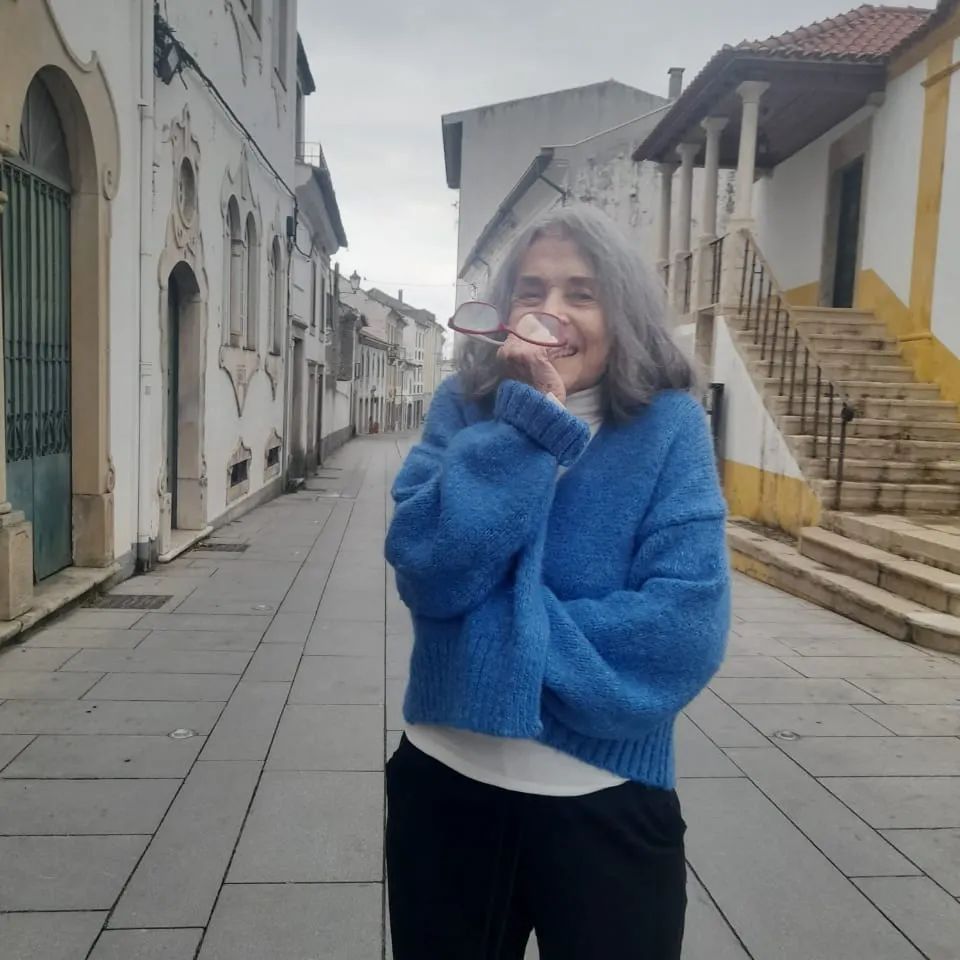 https://e.radikal.host/2023/04/09/Photo-by-Betty-Faria-on-February-22-2023.-May-be-an-image-of-1-person-smoking-parka-turtleneck-and-cigarette..jpg