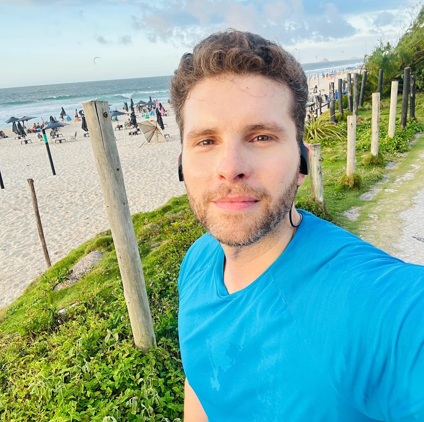 https://e.radikal.host/2023/04/20/Photo-by-Thiago-Fragoso-on-January-27-2023.-May-be-a-selfie-of-one-or-more-people-beard-beach-and-ocean.-2.jpg