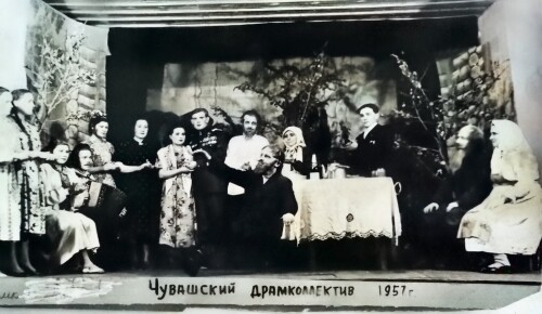 1957G.-MARIINSKII-POSAD.-CUVASSKII-DRAMKOLLEKTIV-PRI-RAIONNOM-DOME-KULTURY-12.jpg