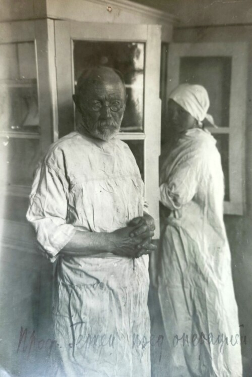 1931г. Мариинский Посад. районная больница. профессор Геркен Николай Александрович перед операцией.