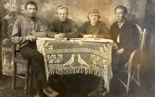 1924G.-MARIINSKII-POSAD.-AKTIVISTY-KOMSOMOLTY.jpg
