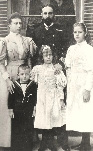 Princess Victoria of Hesse (lady Mountbatten) and Prince Ludwig Batenberg  Battenberg-family-c-1895-14129522.jpg