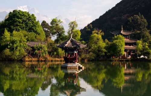 kitai-lijiang-reka-derevia-pagody-gory-solntse.jpg