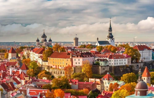 tallinn-estoniia-panorama-doma.webp