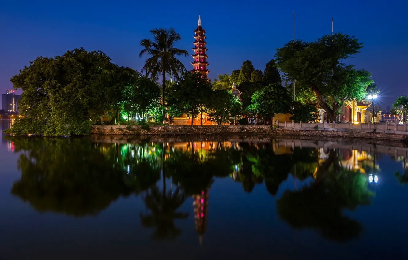 Vijetnam - Page 23 Vetnam-hanoi-tran-quoc-pagoda-ozero-khram-pagoda-derevia-pal