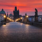 praga-vecher-most-skulptury-stat