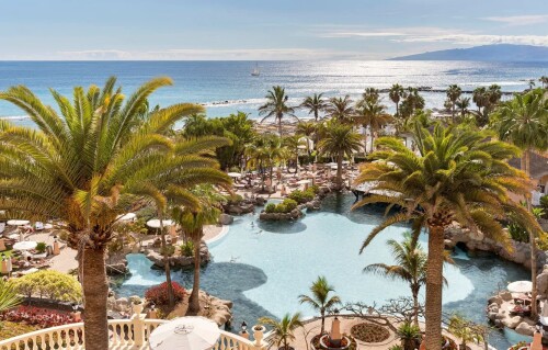 tenerife-kanary-ispaniia-basseiny-palmy-more-otel.jpg