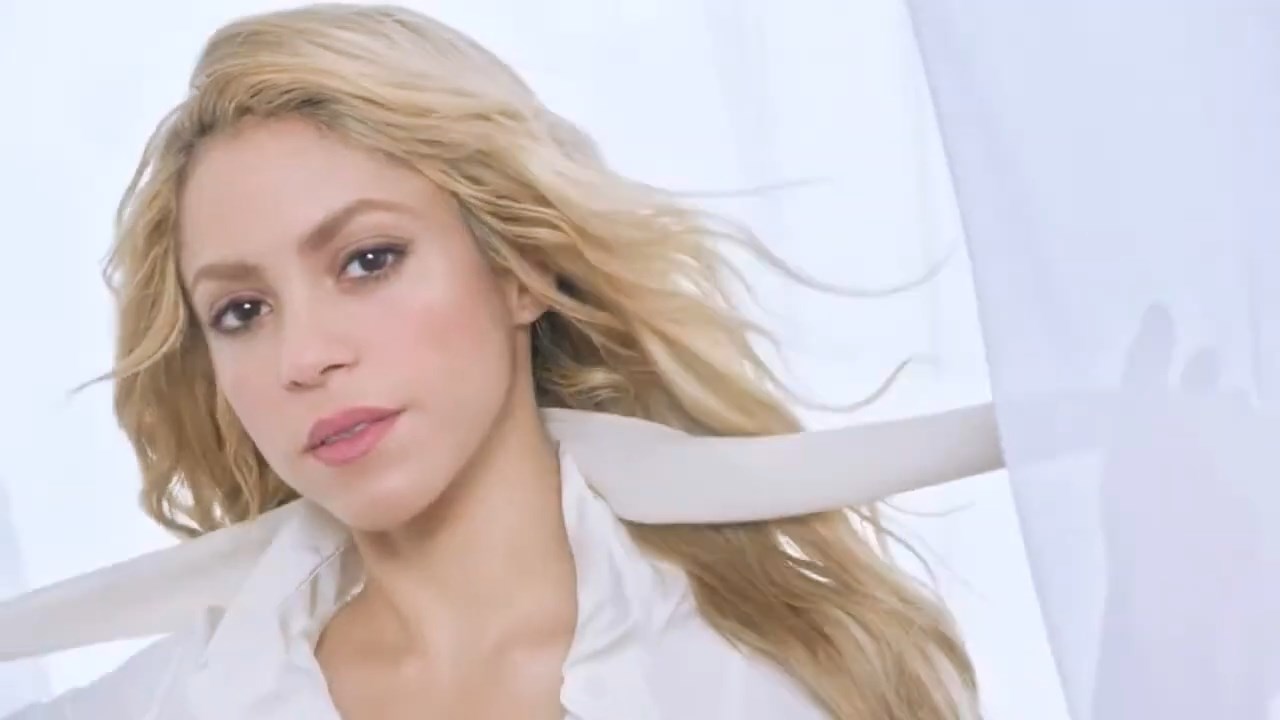 https://e.radikal.host/2024/12/07/Shakira---Oral-B-3D-White-strips-2014.mp4_snapshot_00.05.897.jpg