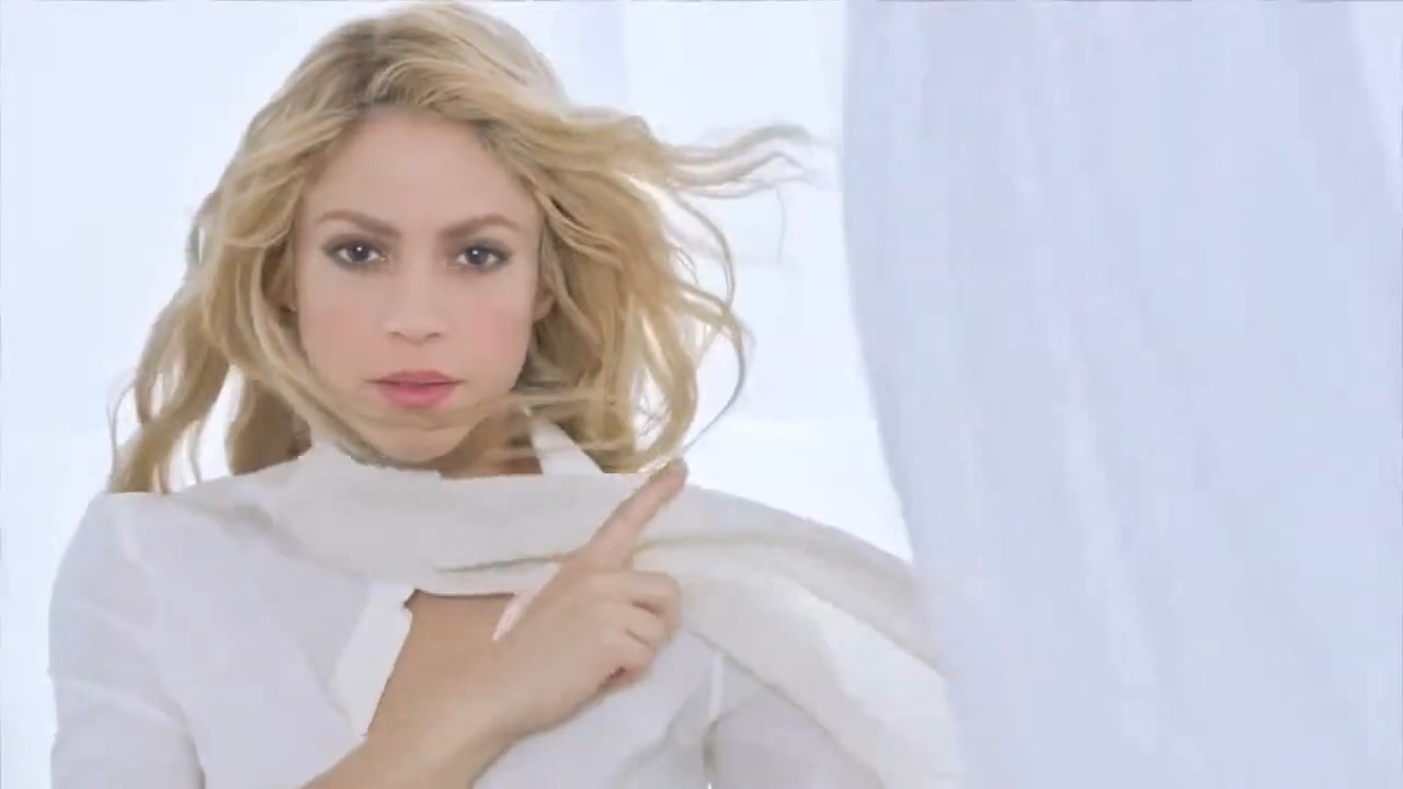 https://e.radikal.host/2024/12/07/Shakira---Oral-B-3D-White-strips-2014.mp4_snapshot_00.06.607.jpg