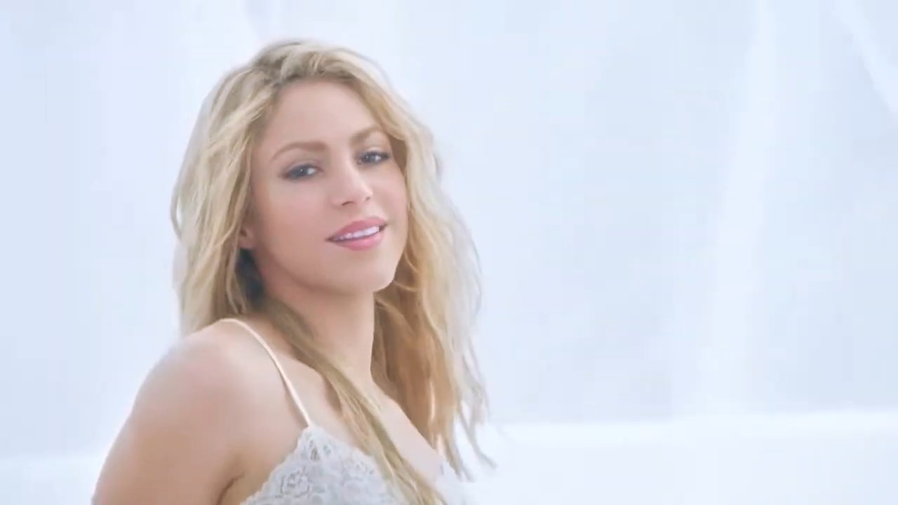 https://e.radikal.host/2024/12/07/Shakira---Oral-B-3D-White-strips-2014.mp4_snapshot_00.18.451.jpg