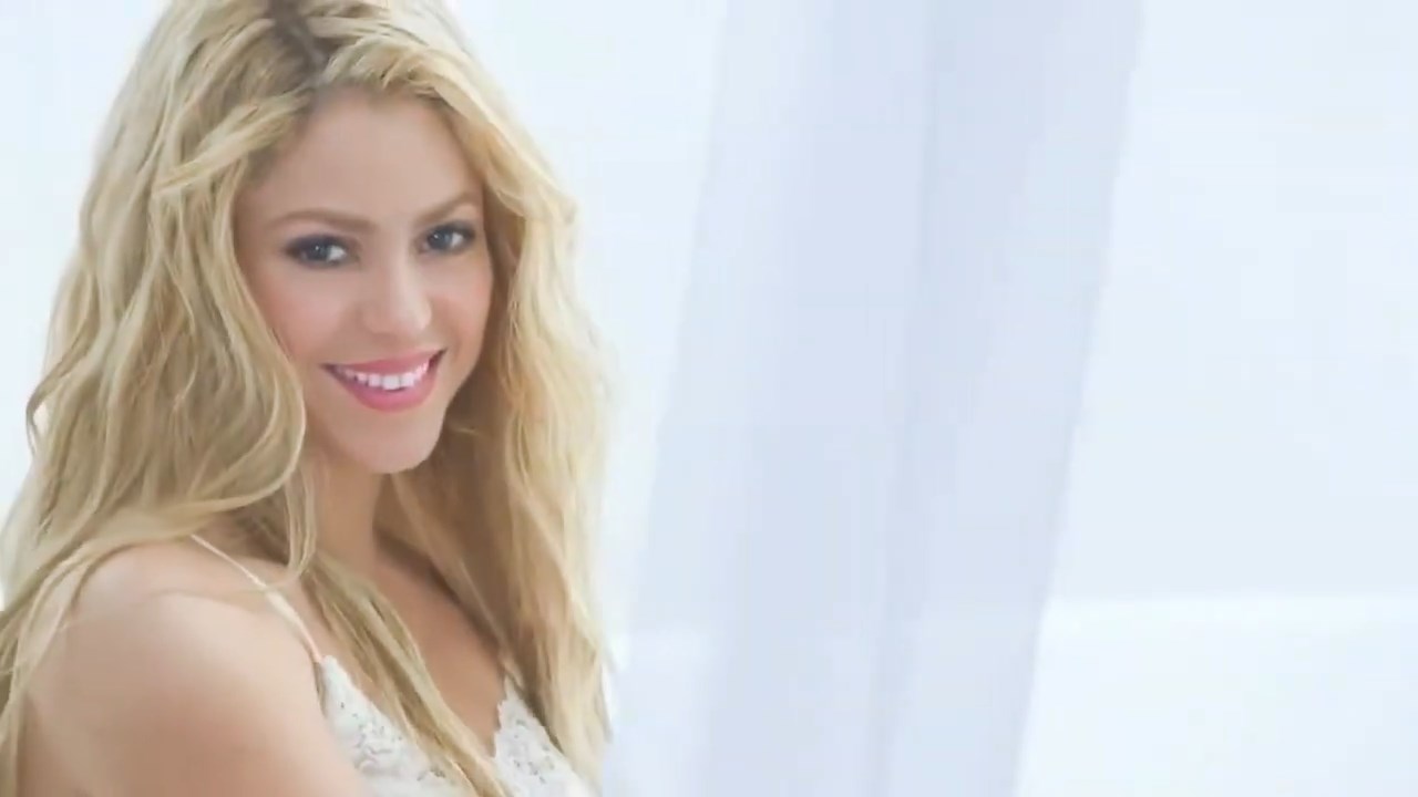 https://e.radikal.host/2024/12/07/Shakira---Oral-B-3D-White-strips-2014.mp4_snapshot_00.29.327.jpg