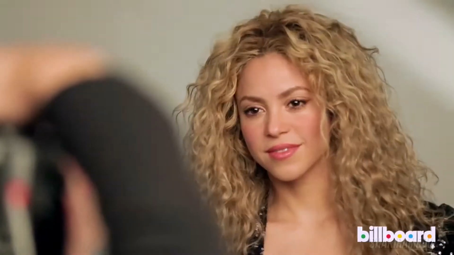 https://e.radikal.host/2024/12/09/Shakira-_-2014-_-Behind-The-Scenes---Billboard-Photo-Shoot-Shakiras-Return.mp4_snapshot_00.10.378.jpg