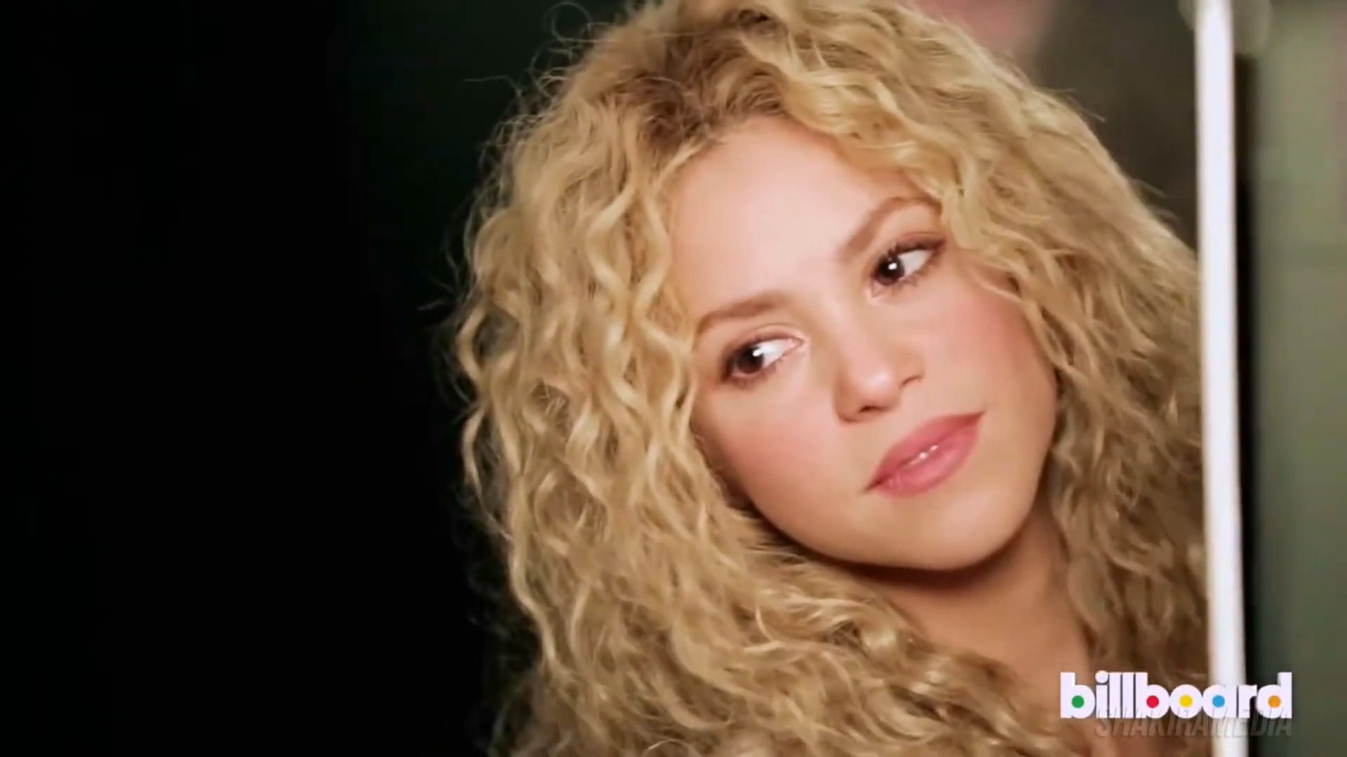 https://e.radikal.host/2024/12/09/Shakira-_-2014-_-Behind-The-Scenes---Billboard-Photo-Shoot-Shakiras-Return.mp4_snapshot_01.15.475.jpg