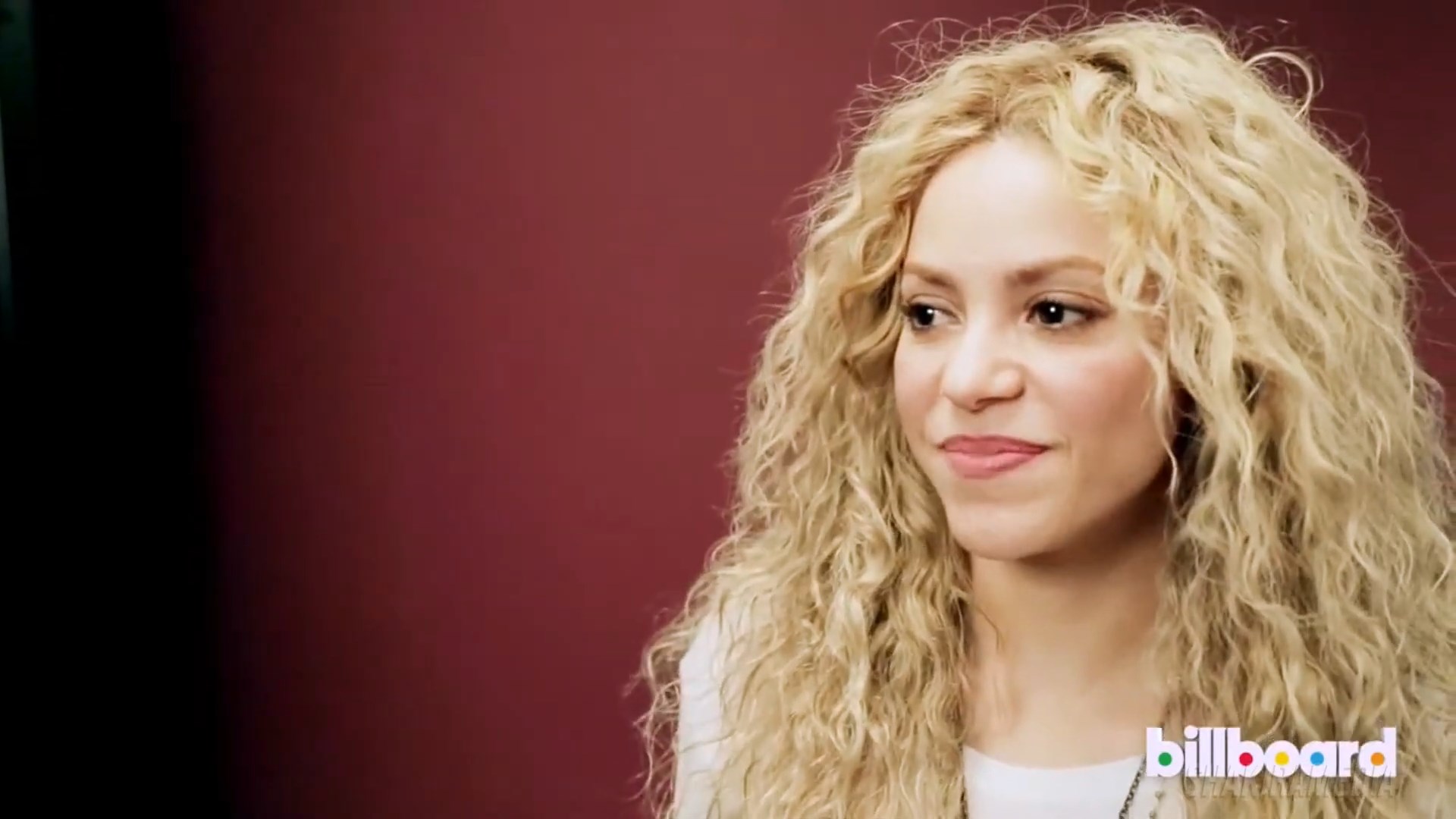 https://e.radikal.host/2024/12/09/Shakira-_-2014-_-Behind-The-Scenes---Billboard-Photo-Shoot-Shakiras-Return.mp4_snapshot_01.26.367.jpg