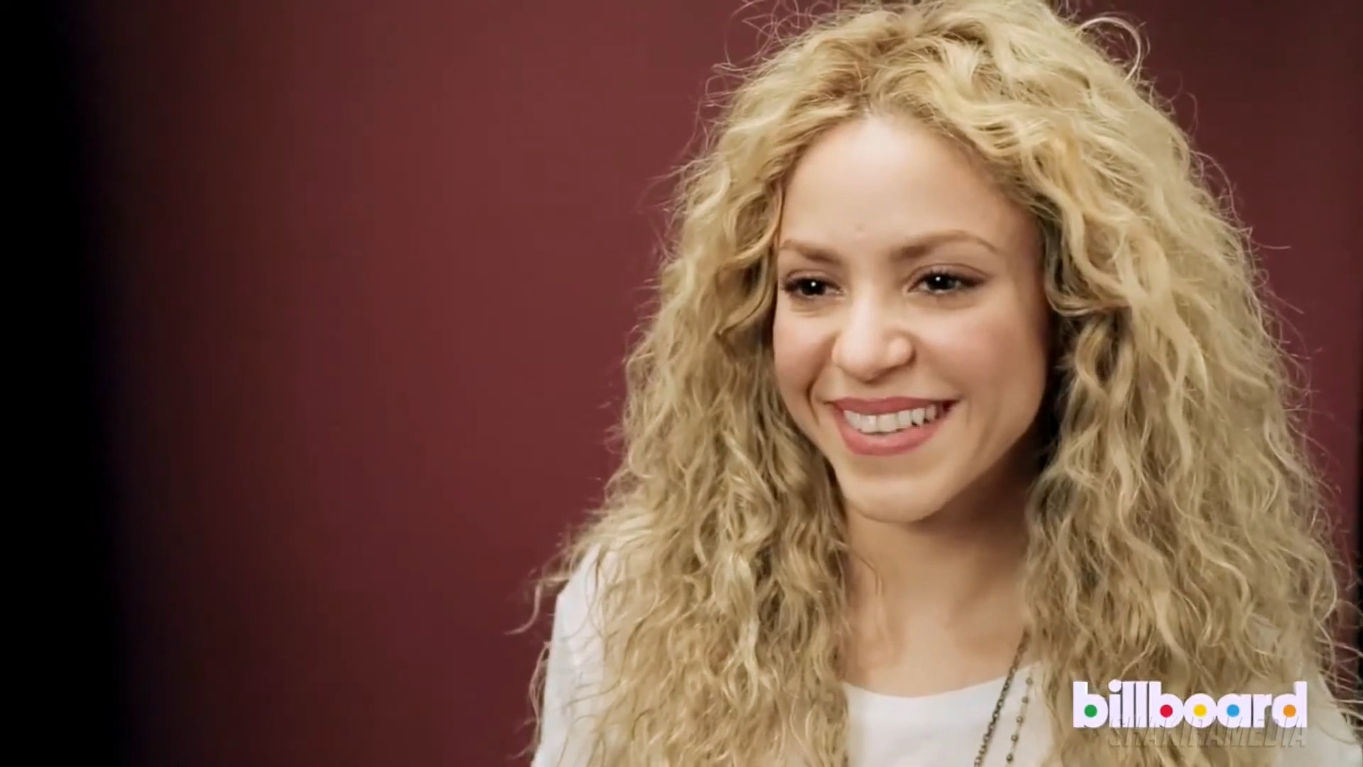 https://e.radikal.host/2024/12/09/Shakira-_-2014-_-Behind-The-Scenes---Billboard-Photo-Shoot-Shakiras-Return.mp4_snapshot_02.03.452.jpg