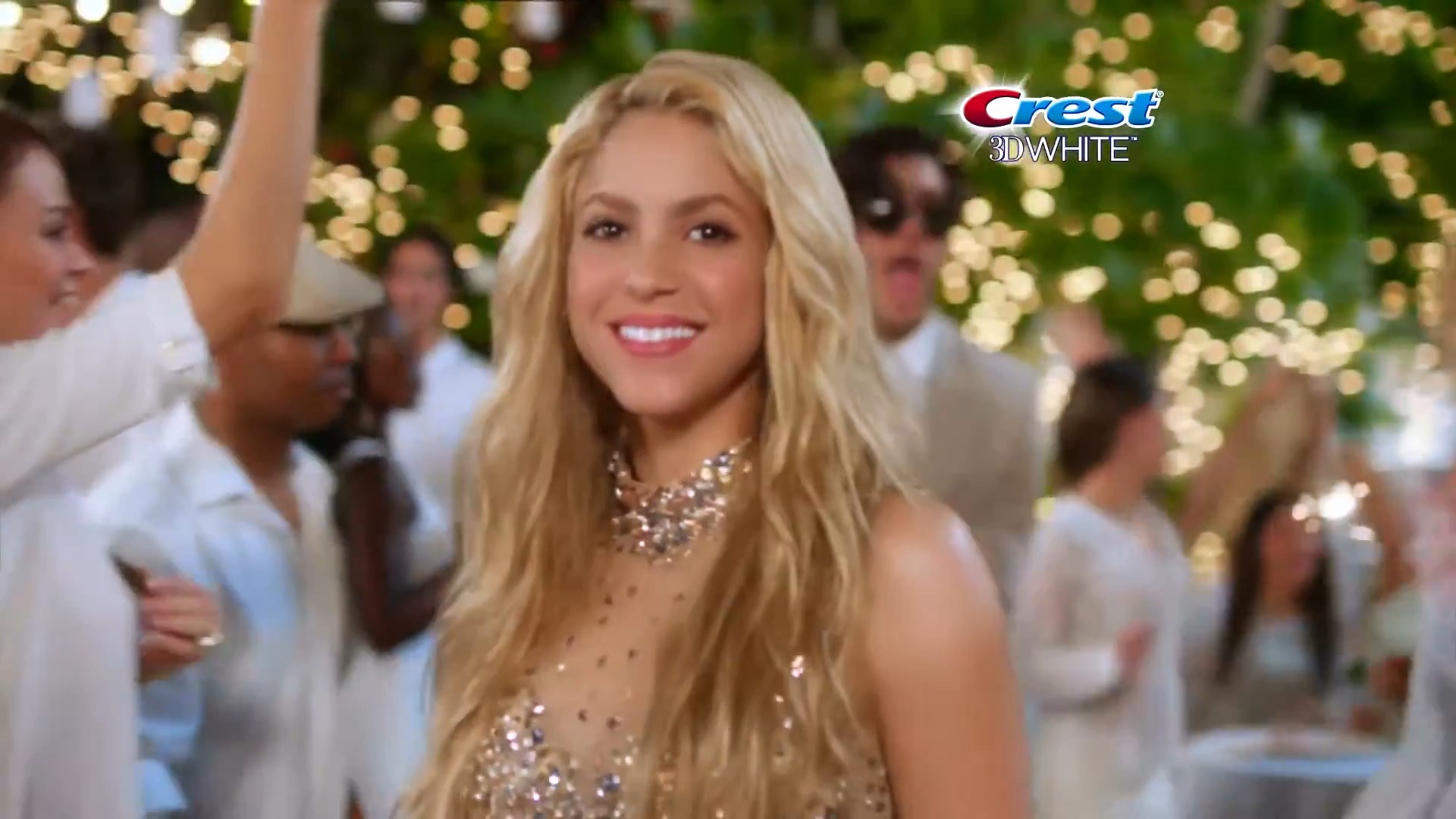 https://e.radikal.host/2024/12/11/Shakira---Comercial-Oral-B-Crest-3D-White-II.mp4_snapshot_00.08.234.jpg