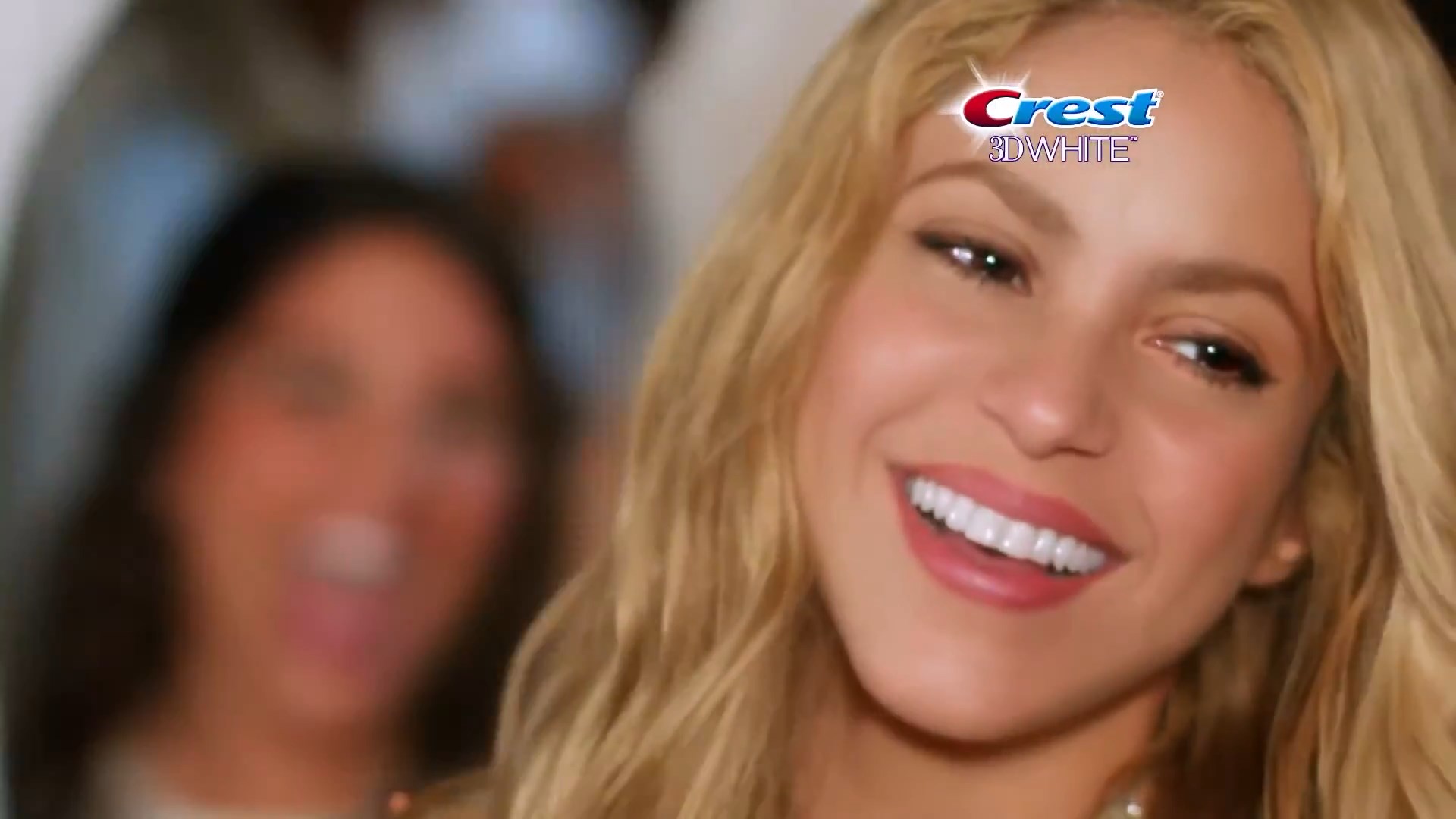 https://e.radikal.host/2024/12/11/Shakira---Comercial-Oral-B-Crest-3D-White-II.mp4_snapshot_00.10.193.jpg