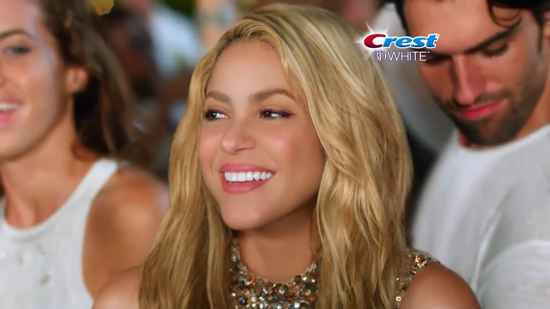 https://e.radikal.host/2024/12/11/Shakira---Comercial-Oral-B-Crest-3D-White-II.mp4_snapshot_00.20.923.jpg