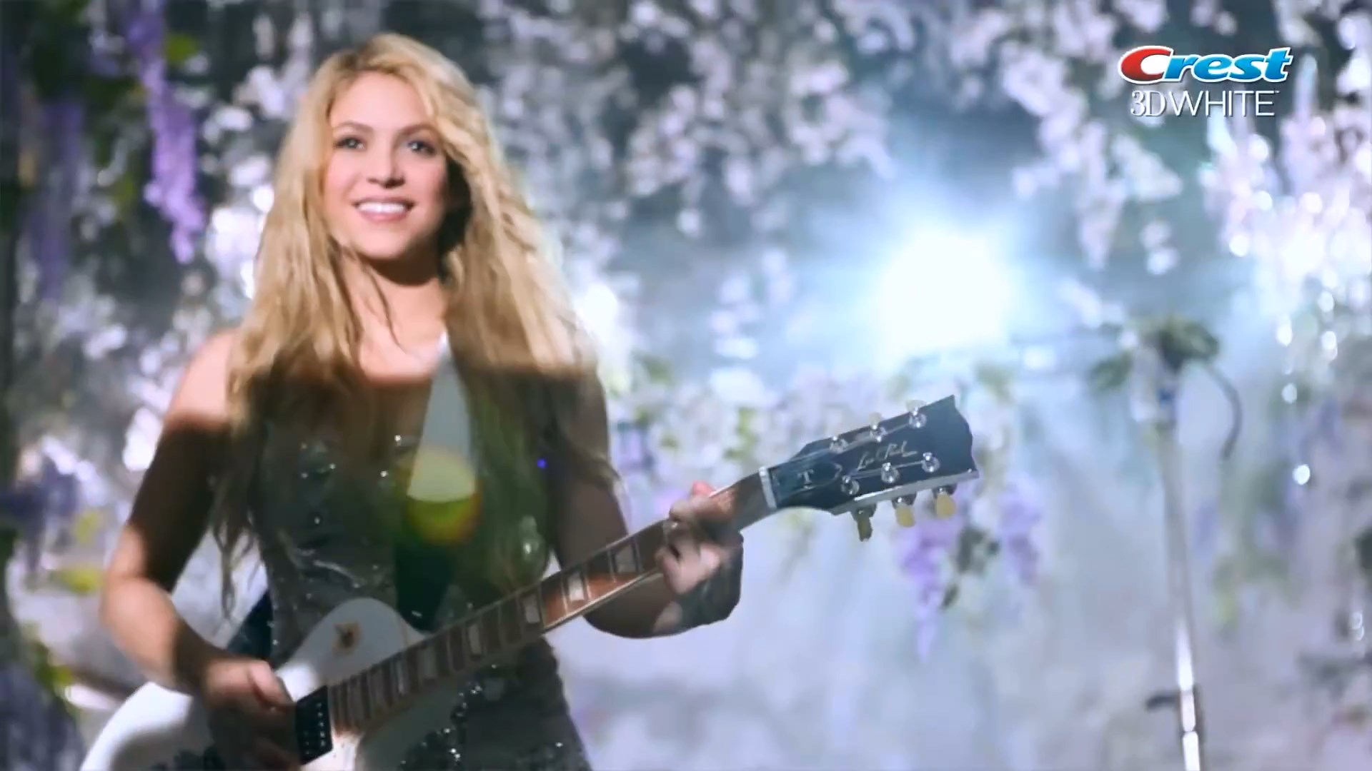 https://e.radikal.host/2024/12/11/Shakira---Comercial-Oral-B-El-Poder-De-La-Sonrisa.mp4_snapshot_00.10.410.jpg