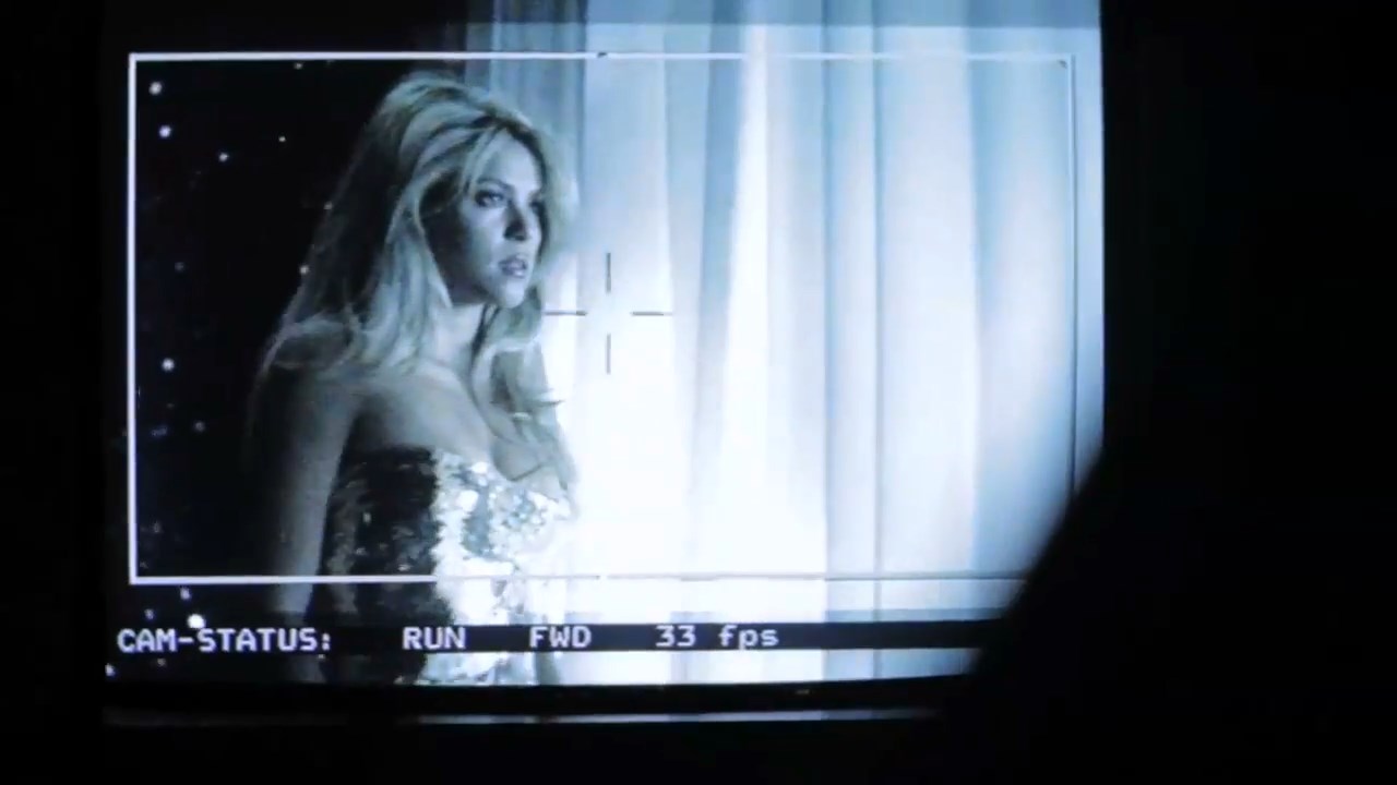 https://e.radikal.host/2024/12/14/Fragance---S-by-Shakira-Making-Of.mp4_snapshot_00.20.263.jpg