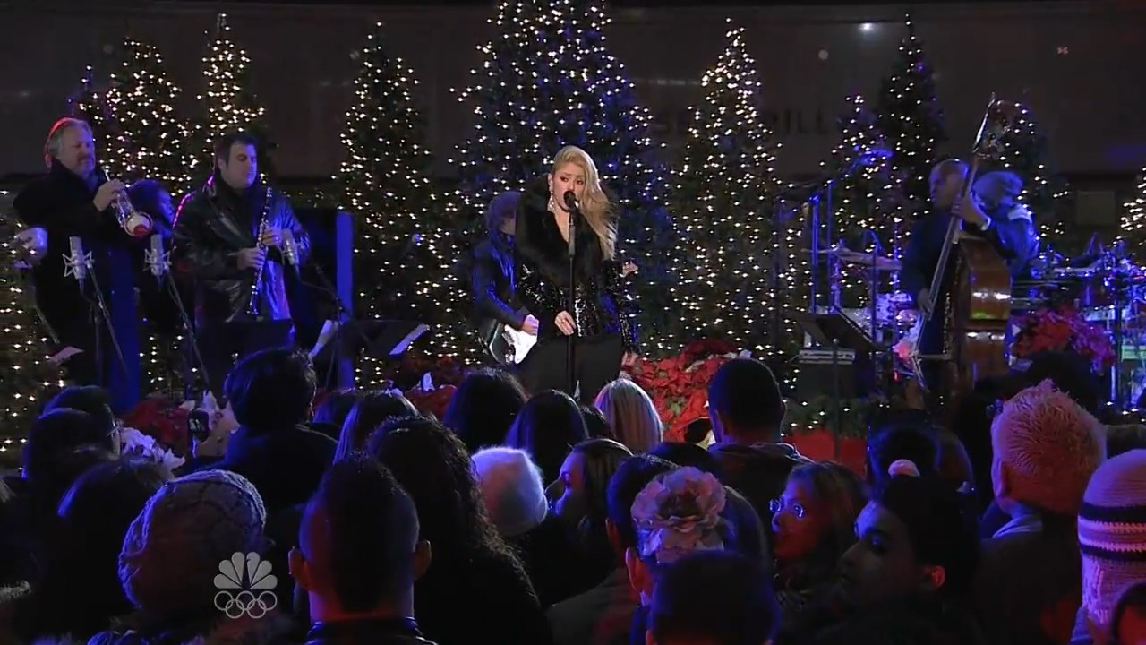 https://e.radikal.host/2024/12/16/Shakira---Santa-Baby-Live-Christmas-In-Rockfeller-Center-2009-HD.mp4_snapshot_01.07.406.jpg