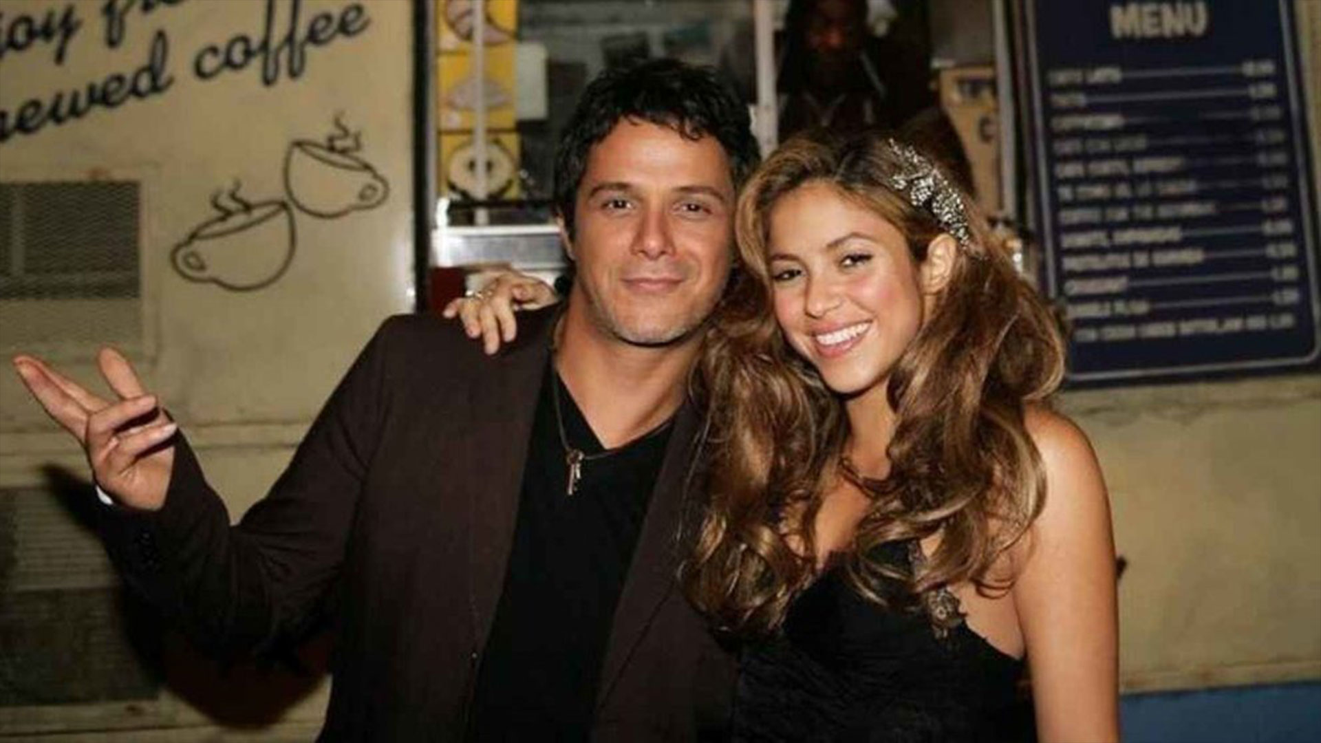 https://e.radikal.host/2024/12/20/Alejandro-y-Shakira-VN.jpg