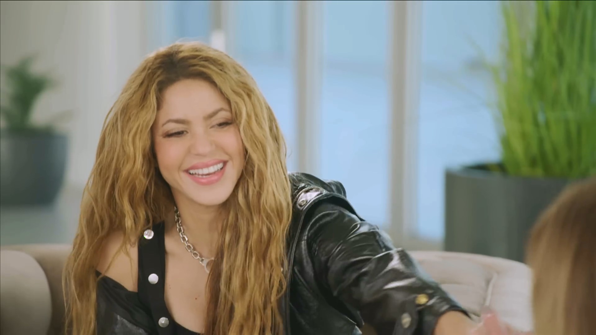 https://e.radikal.host/2024/12/23/SHAKIRA_-entrevista-completa-con-Lili-Estefan-EXCLUSIVA-_-El-Gordo-y-La-Flaca.mp4_snapshot_00.42.723.jpg