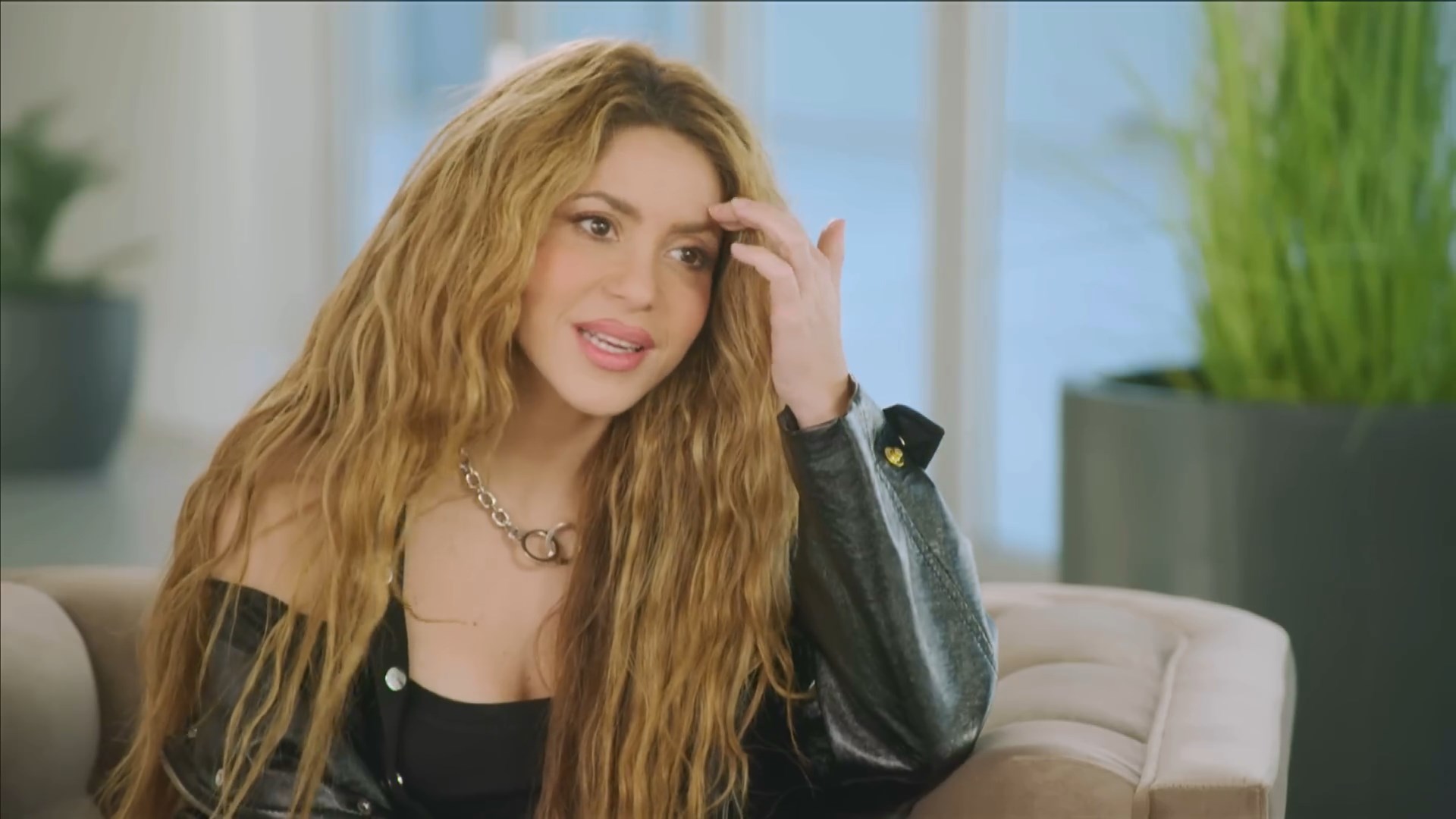 https://e.radikal.host/2024/12/23/SHAKIRA_-entrevista-completa-con-Lili-Estefan-EXCLUSIVA-_-El-Gordo-y-La-Flaca.mp4_snapshot_03.35.560.jpg