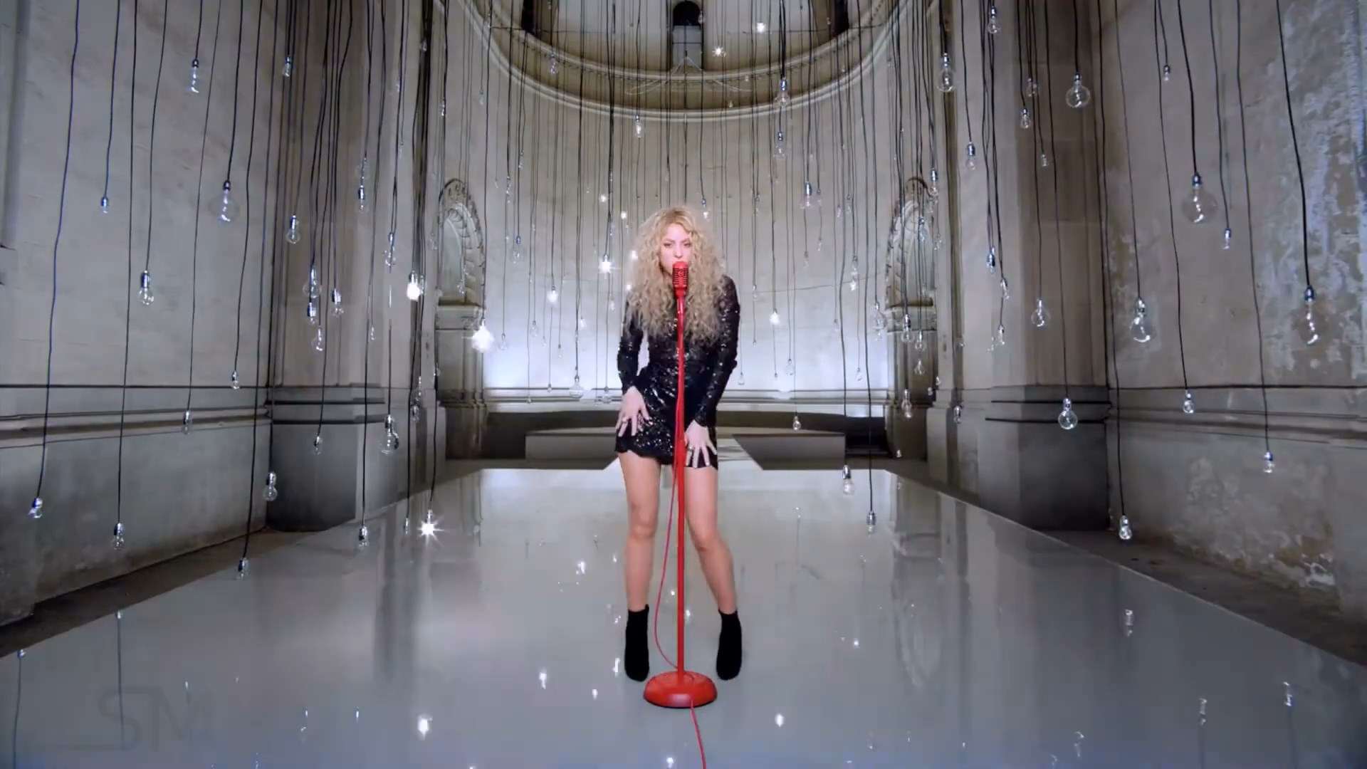 https://e.radikal.host/2024/12/25/Shakira-Commercial-_-2014-_-Target-SHAKIRA.-Empire.mp4_snapshot_00.01.513.jpg