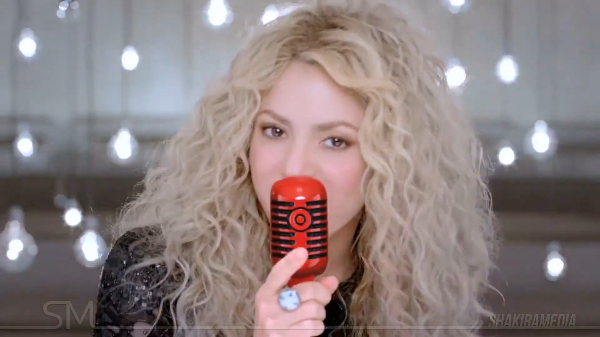 https://e.radikal.host/2024/12/25/Shakira-Commercial-_-2014-_-Target-SHAKIRA.-Empire.mp4_snapshot_00.19.323.jpg