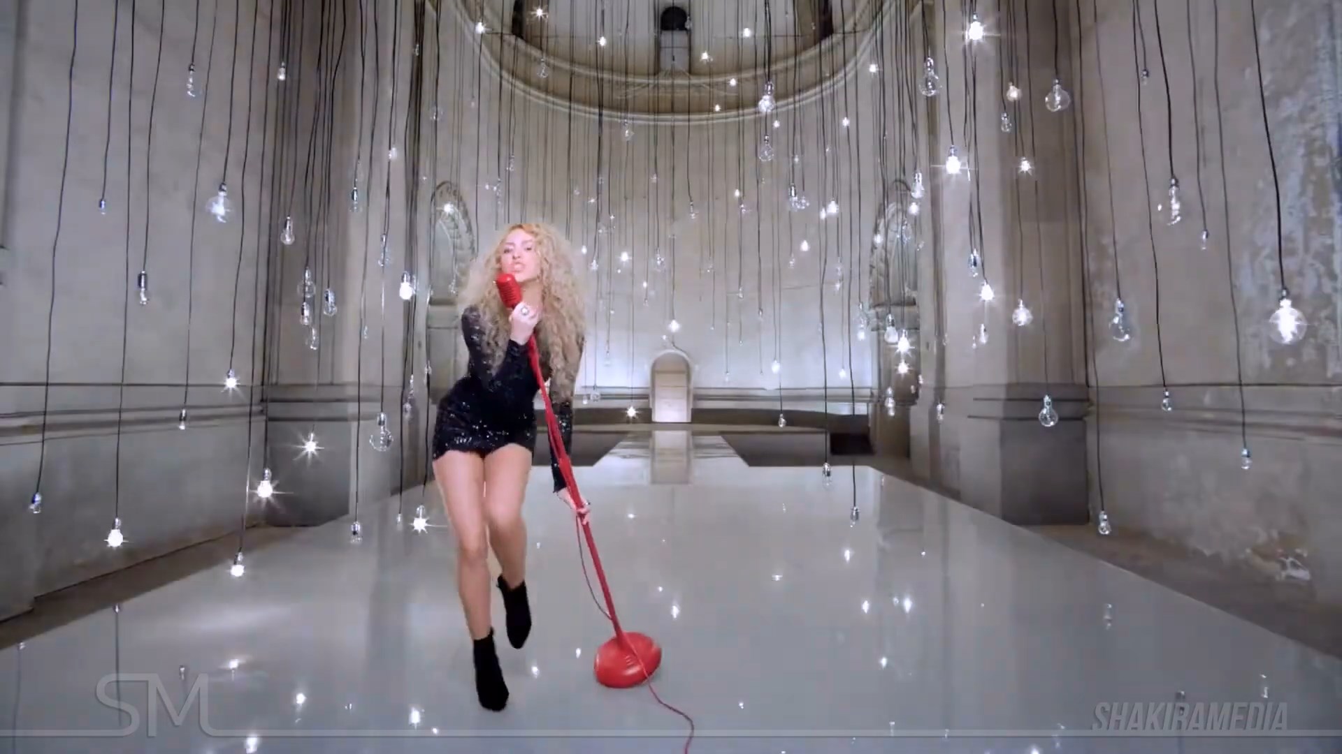 https://e.radikal.host/2024/12/25/Shakira-Commercial-_-2014-_-Target-SHAKIRA.-Empire.mp4_snapshot_00.20.223.jpg