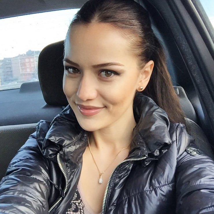 https://e.radikal.host/2025/01/15/740full-fahriye-evcen.jpg