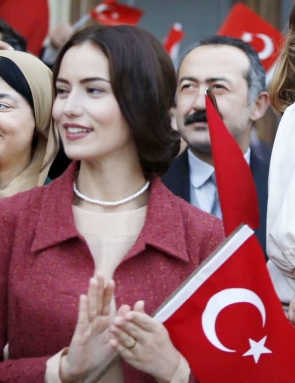 https://e.radikal.host/2025/01/16/580full-fahriye-evcen.jpg