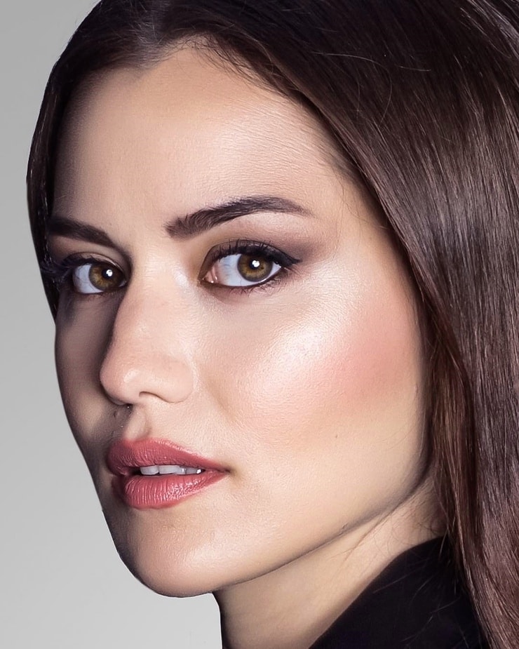 https://e.radikal.host/2025/01/16/740full-fahriye-evcen-14.jpg