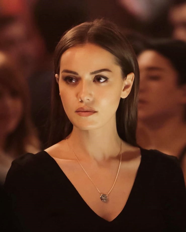 https://e.radikal.host/2025/01/16/740full-fahriye-evcen-15.jpg