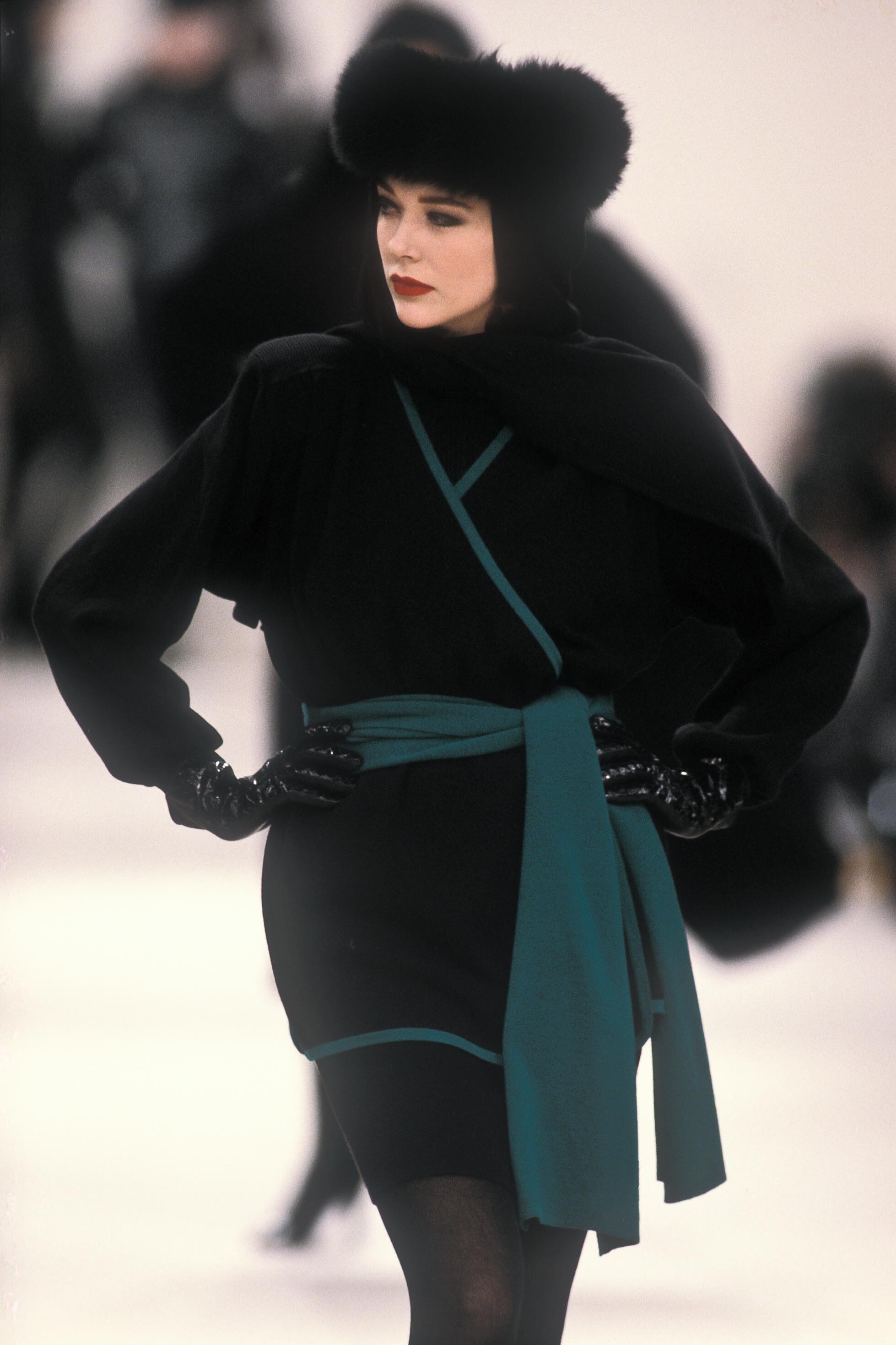 https://e.radikal.host/2025/03/03/Rochelle_Redfield_Yves_Saint_Laurent_FW1985_04.jpg.8f118826940ec5b0b8f864fedf78cd4b.jpg