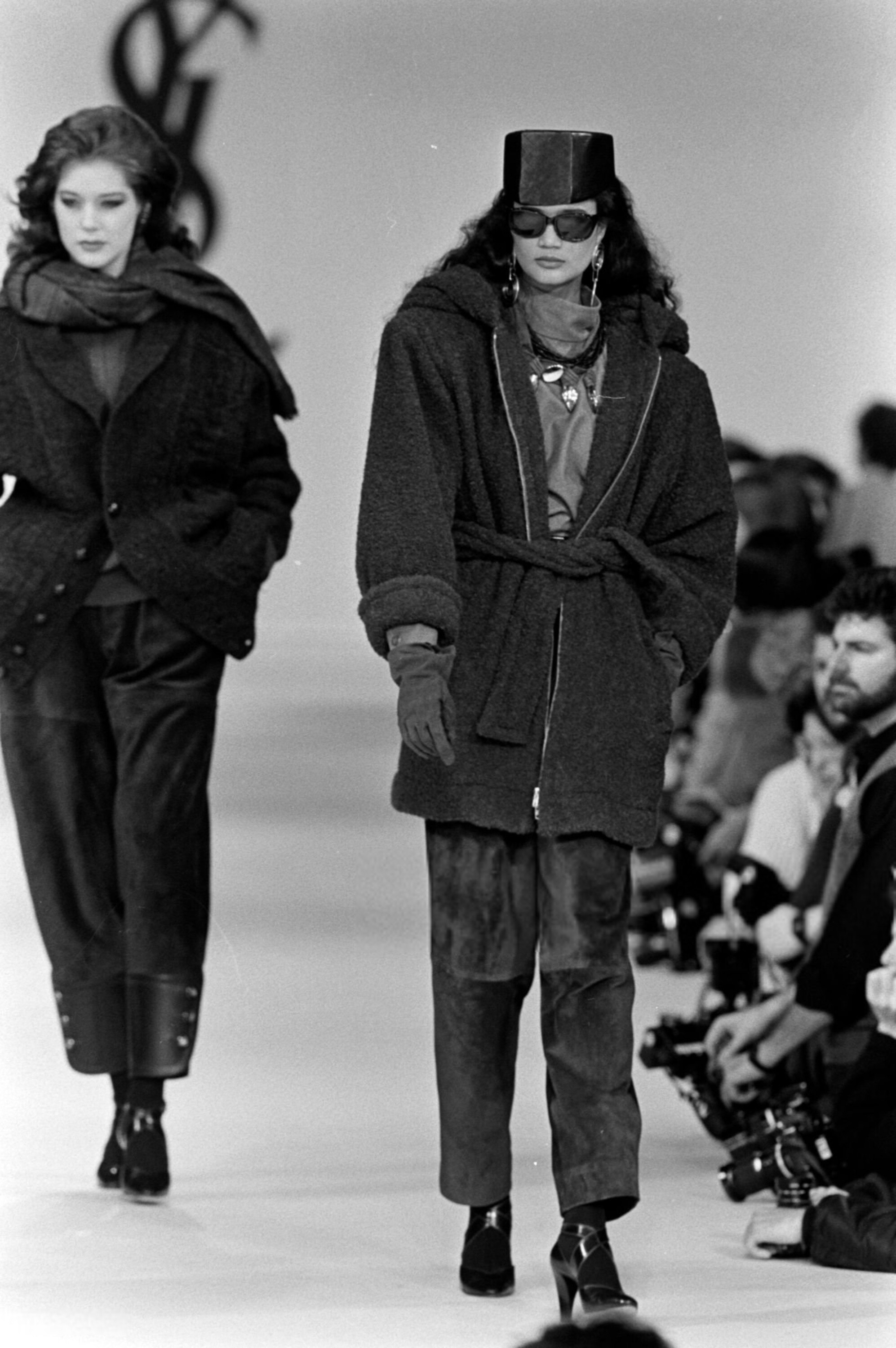 https://e.radikal.host/2025/03/03/Rochelle_Redfield_Yves_Saint_Laurent_FW1985_07.jpg.587c6ecf86f6defe15a40f36aaa58140.jpg