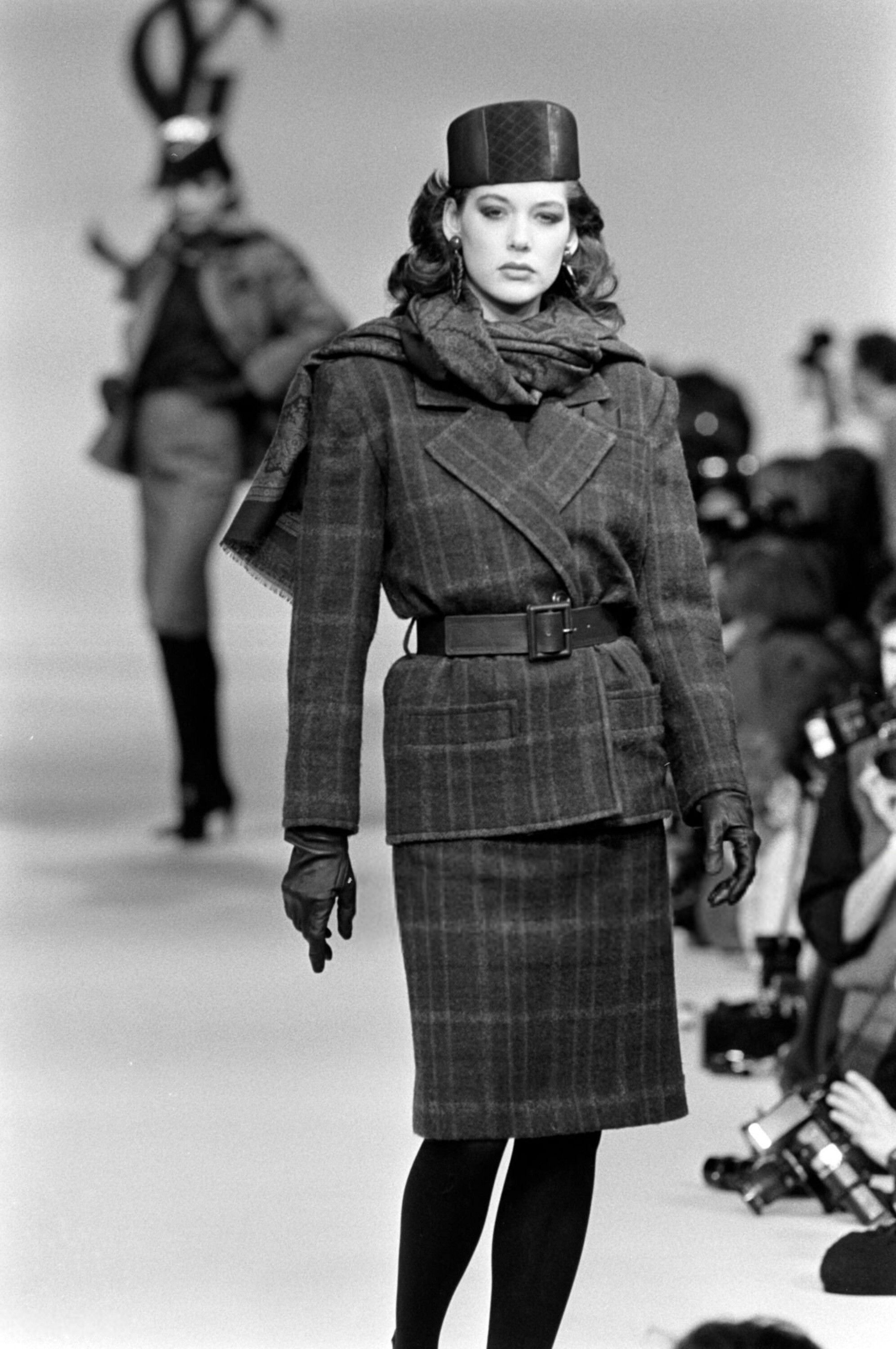 https://e.radikal.host/2025/03/03/Rochelle_Redfield_Yves_Saint_Laurent_FW1985_15.jpg.a50f72523ef713c6c11072ccb8fac2c8.jpg