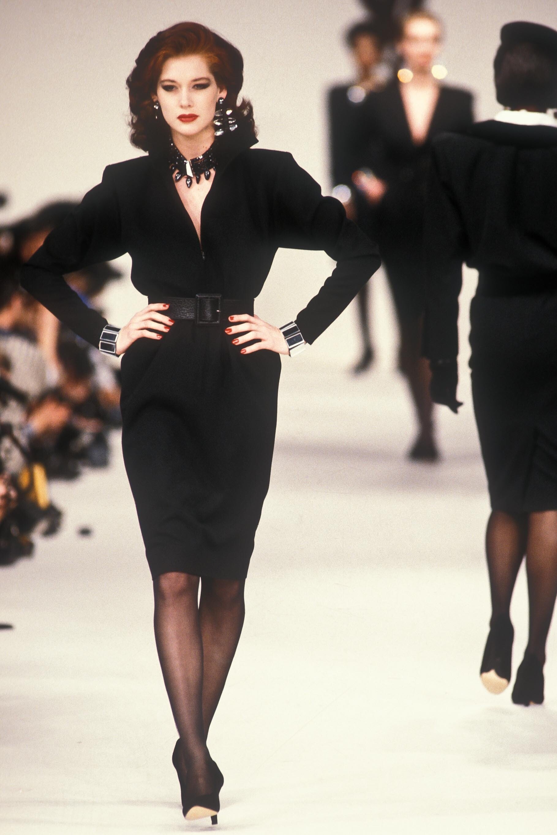 https://e.radikal.host/2025/03/03/Rochelle_Redfield_Yves_Saint_Laurent_FW1985_17.jpg.a245f46357607d209e50f2b7588b6077.jpg