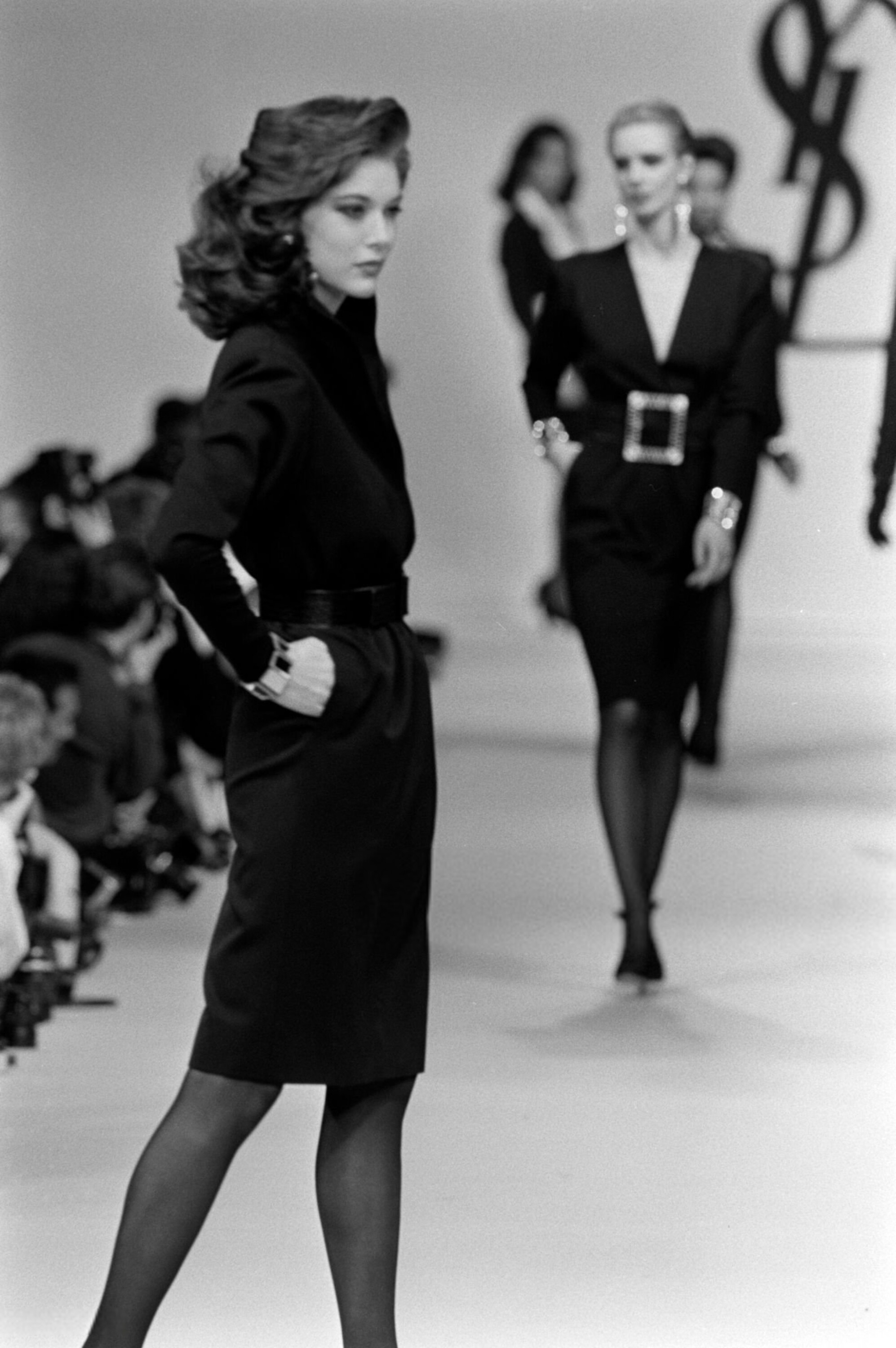 https://e.radikal.host/2025/03/03/Rochelle_Redfield_Yves_Saint_Laurent_FW1985_22.jpg.7e4106bf8b8d833a75f81febc9743b53.jpg