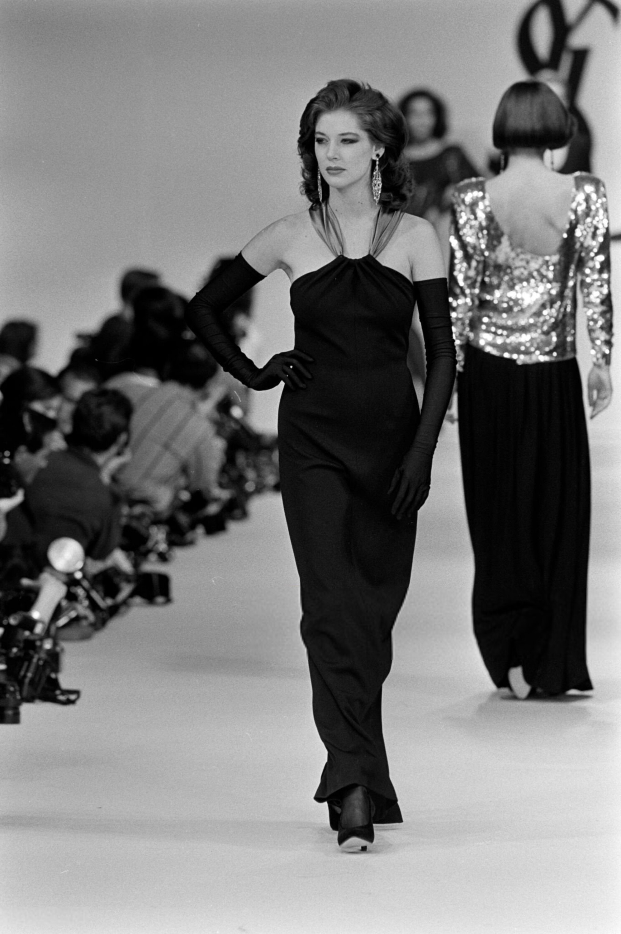 https://e.radikal.host/2025/03/03/Rochelle_Redfield_Yves_Saint_Laurent_FW1985_24.jpg.5f0c50bc9912a13e6e4f3cfb658086be.jpg