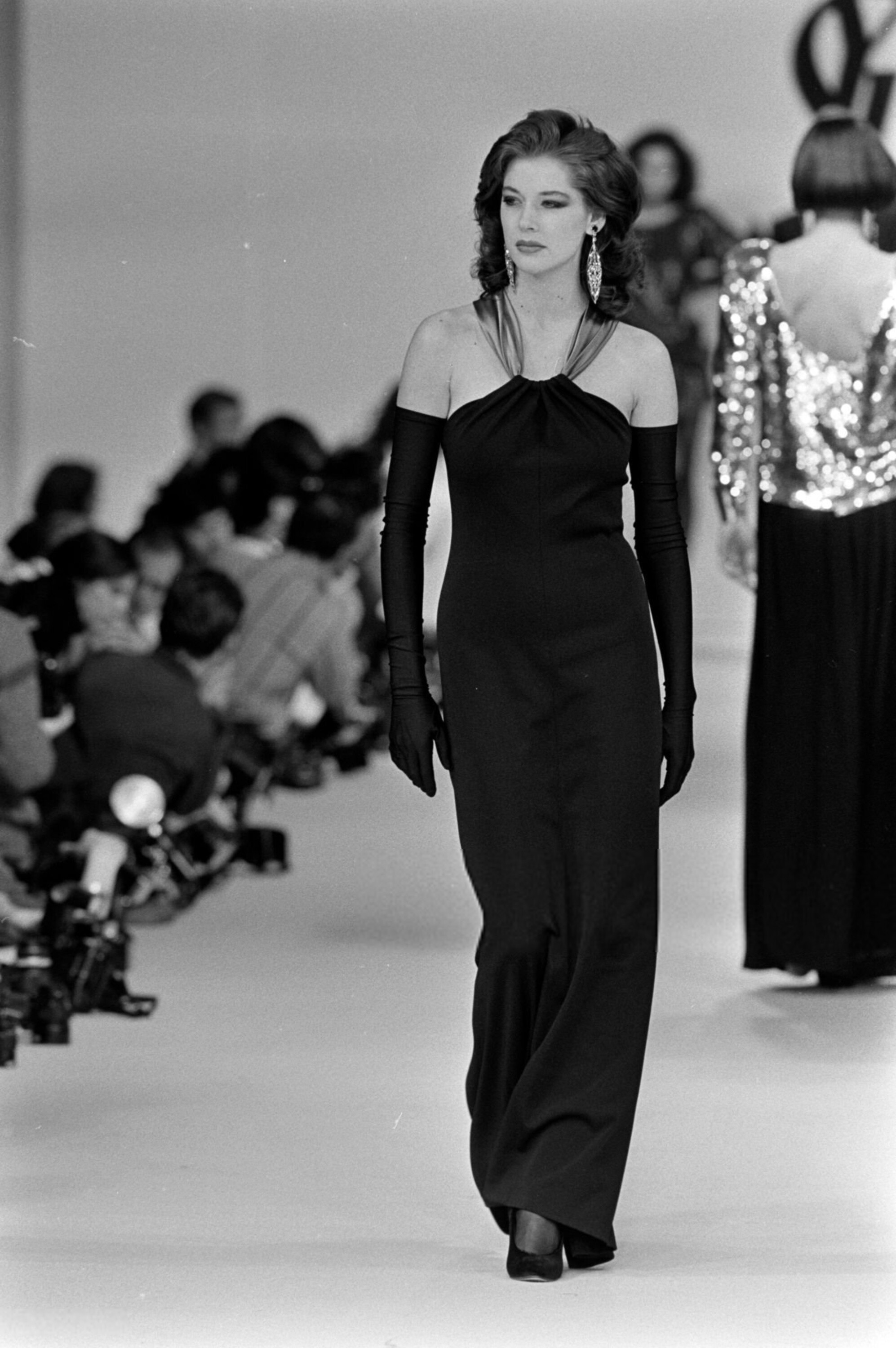 https://e.radikal.host/2025/03/03/Rochelle_Redfield_Yves_Saint_Laurent_FW1985_25.jpg.e8ddeb92af26b0f82fc46635980382e5.jpg