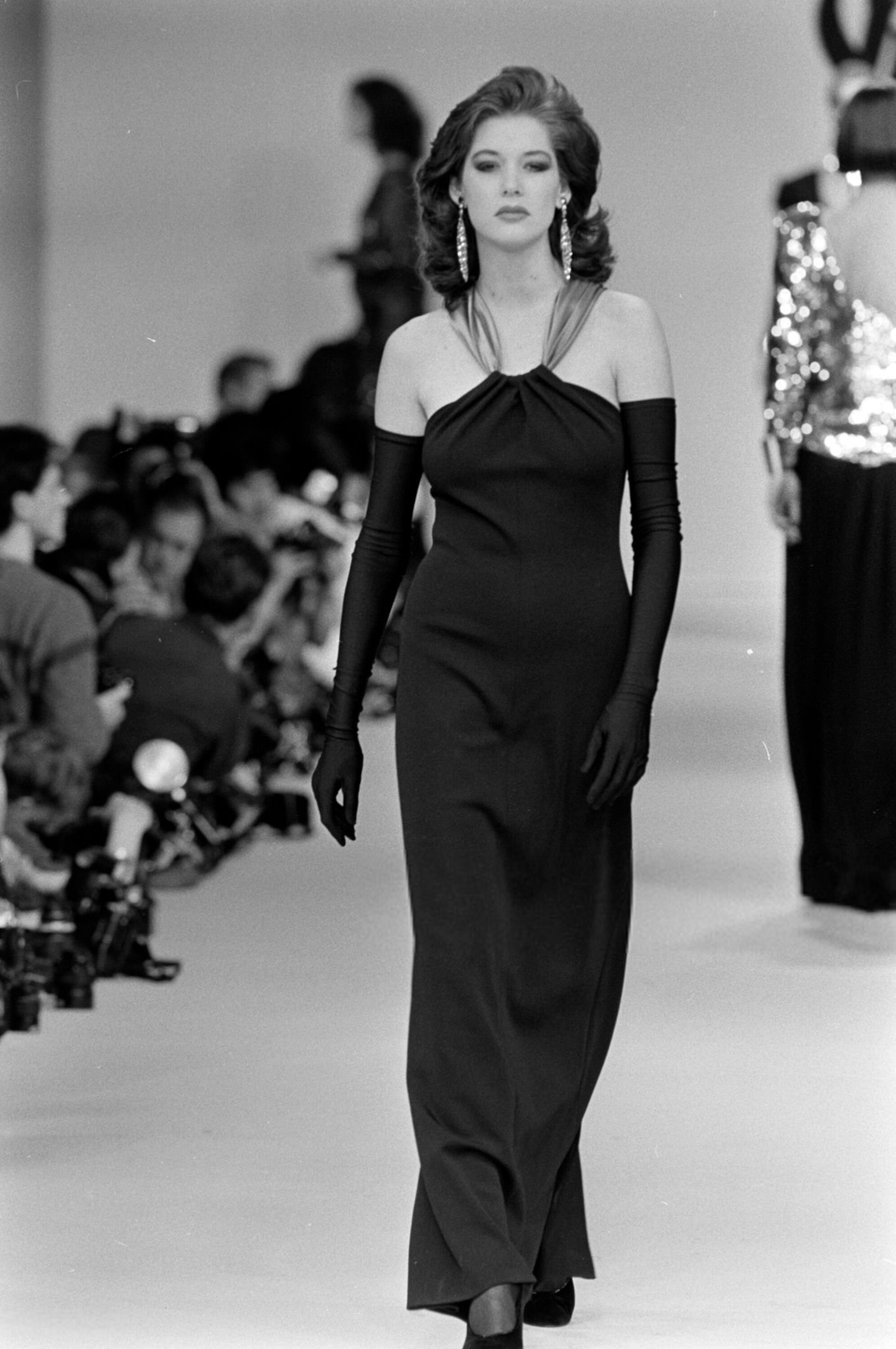 https://e.radikal.host/2025/03/03/Rochelle_Redfield_Yves_Saint_Laurent_FW1985_26.jpg.93415586f651d7b850ac069624c2e333.jpg