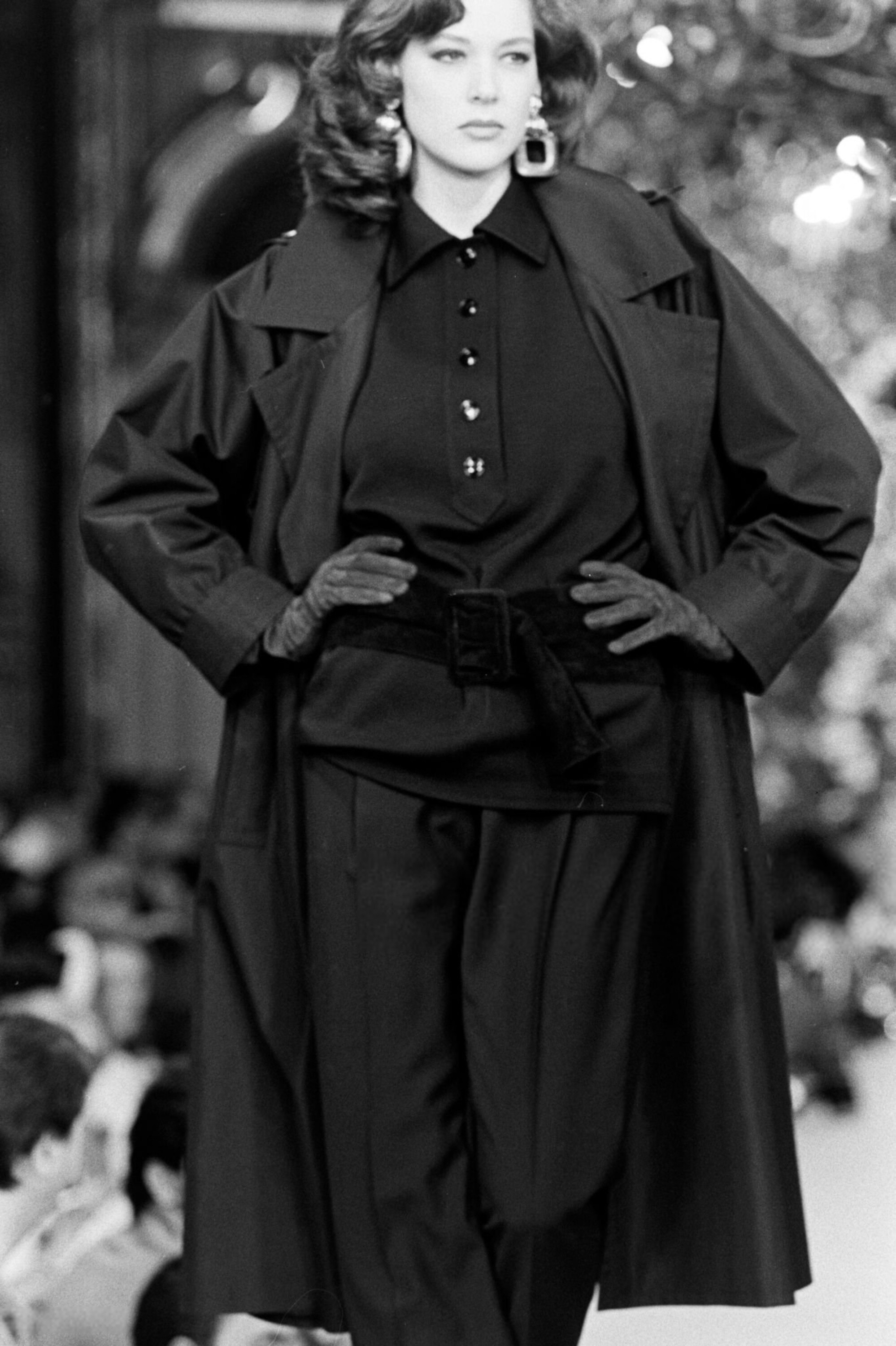 https://e.radikal.host/2025/03/03/Rochelle_Redfield_Yves_Saint_Laurent_FW1985_Couture_05.jpg.520e6365481f6154d53711215e72fd5b.jpg