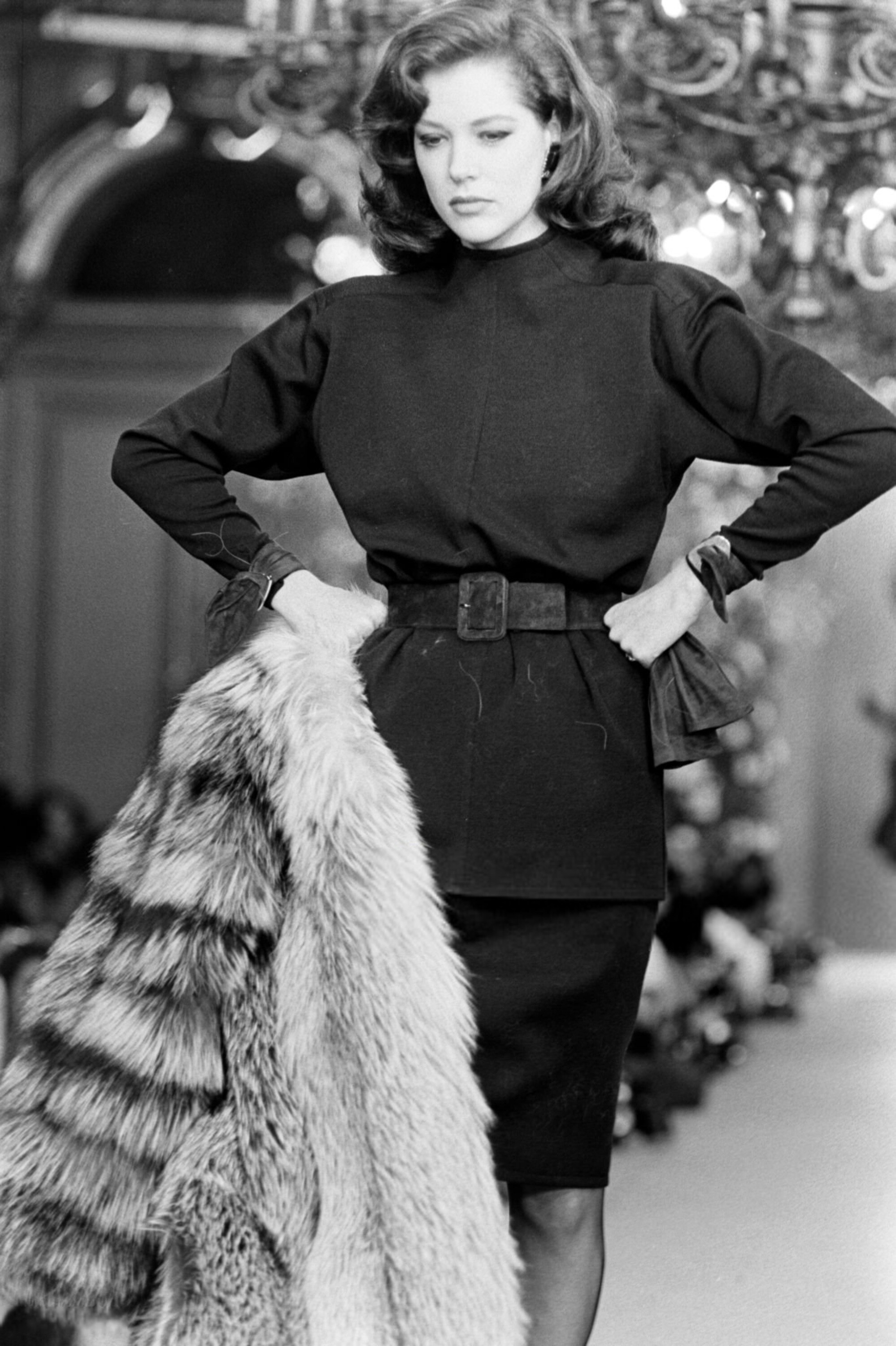 https://e.radikal.host/2025/03/03/Rochelle_Redfield_Yves_Saint_Laurent_FW1985_Couture_09.jpg.9b2db92b339e6f651ae6f33923da6ba3.jpg