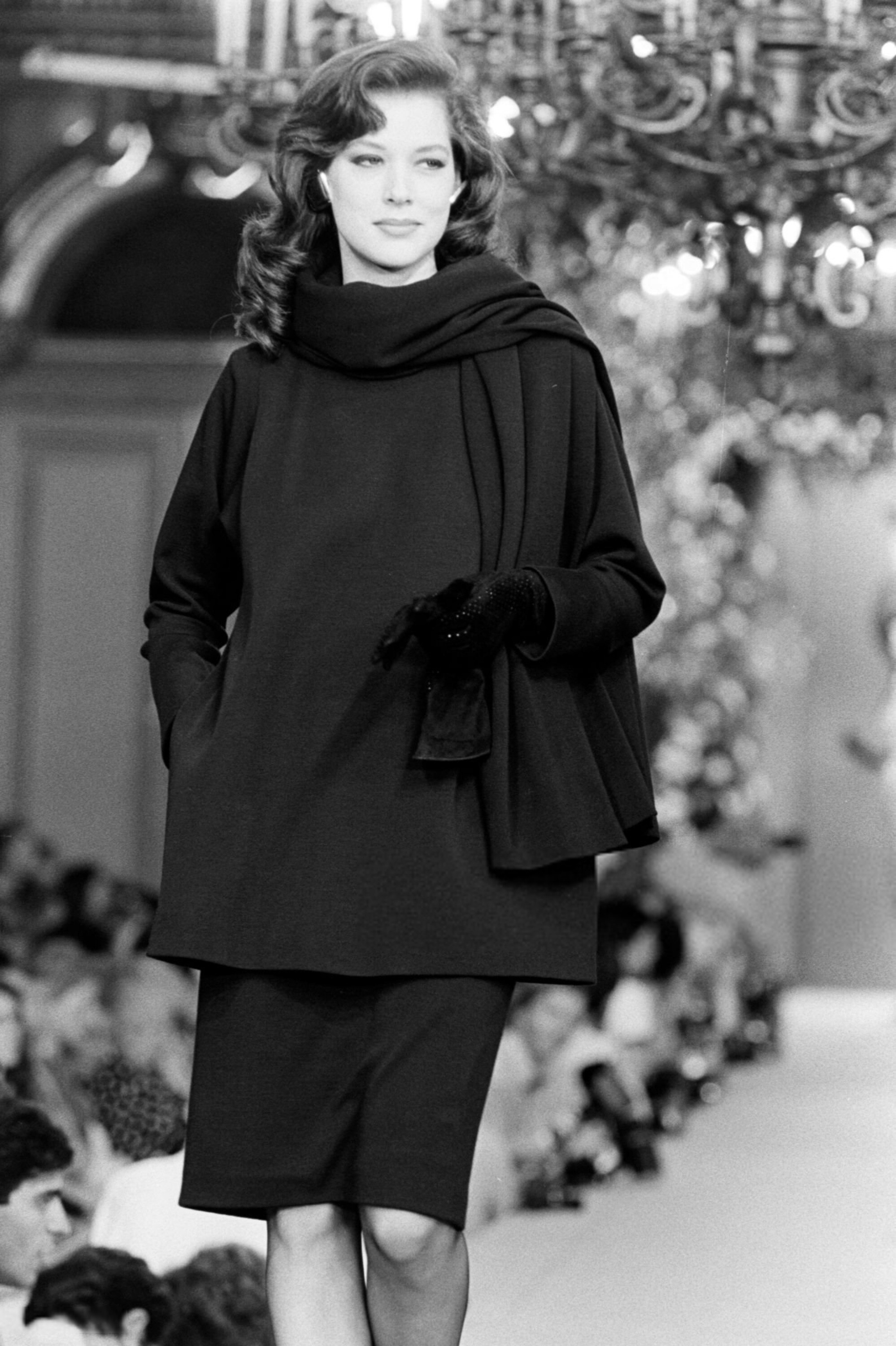 https://e.radikal.host/2025/03/03/Rochelle_Redfield_Yves_Saint_Laurent_FW1985_Couture_12.jpg.96d25d5183094bb4fac25a0428da13ee.jpg