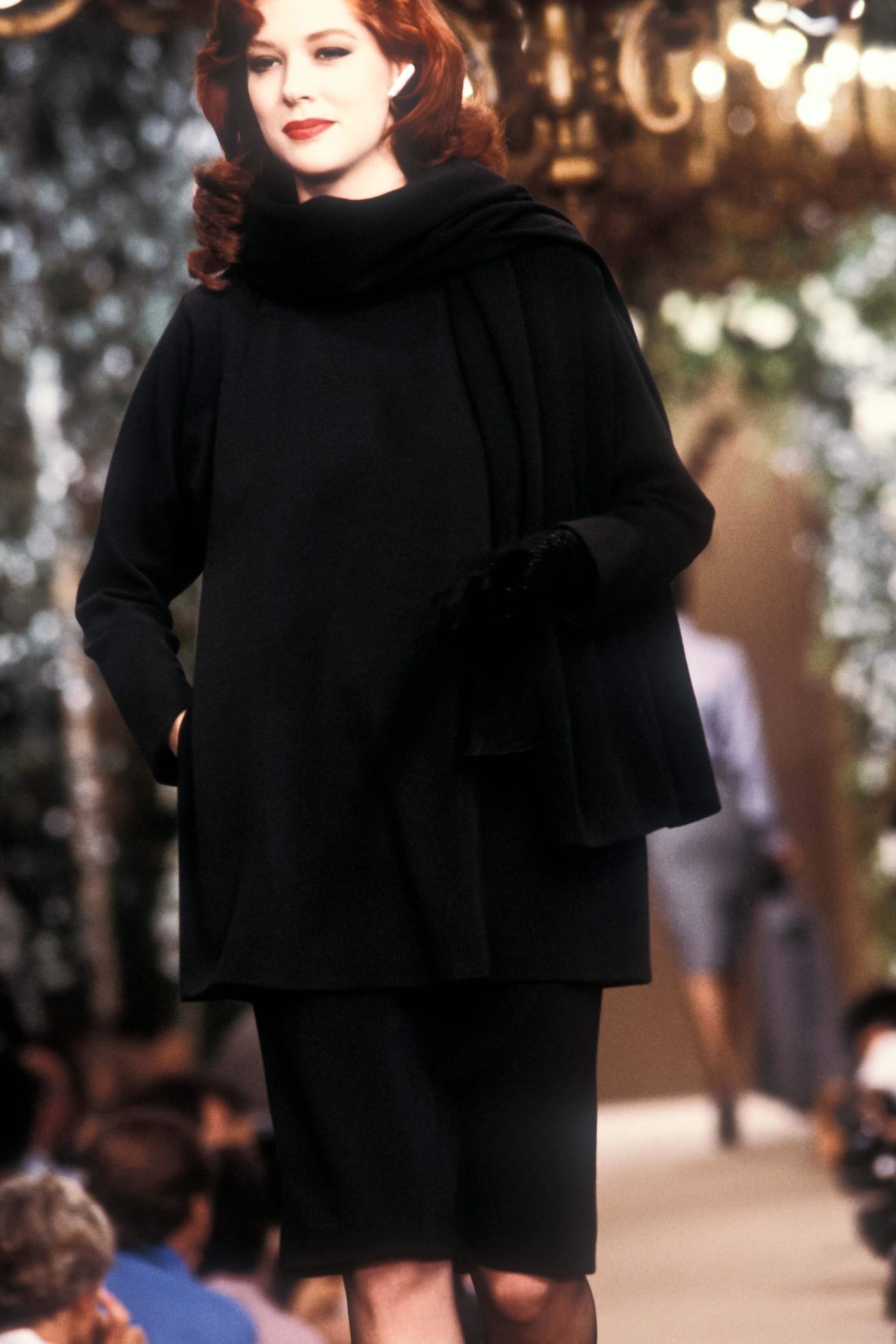 https://e.radikal.host/2025/03/03/Rochelle_Redfield_Yves_Saint_Laurent_FW1985_Couture_13.jpg.cc9ad59508bedde89cd835adefe53208.jpg