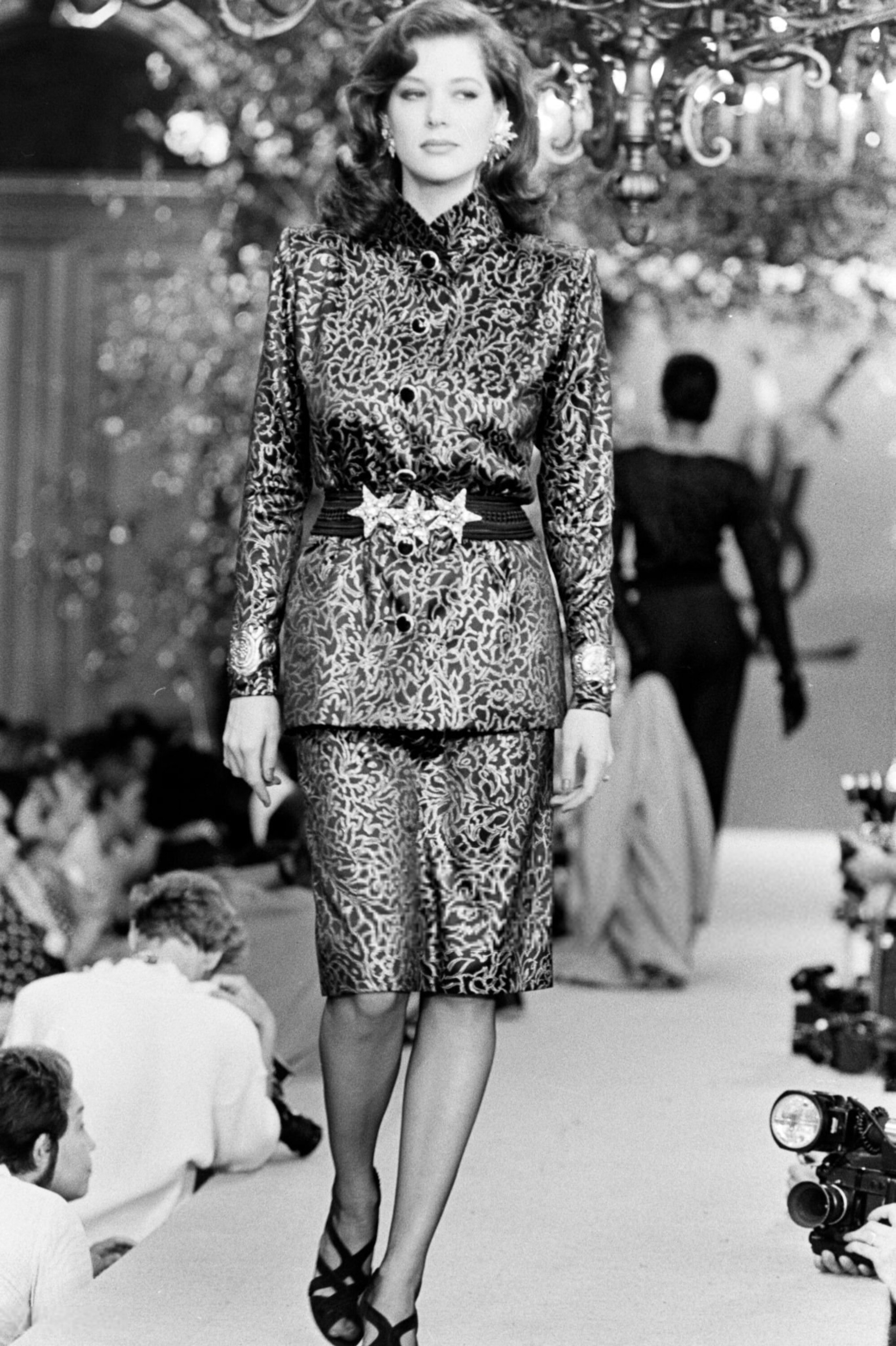 https://e.radikal.host/2025/03/03/Rochelle_Redfield_Yves_Saint_Laurent_FW1985_Couture_14.jpg.966684727f28cc830ddfbe086d525943.jpg