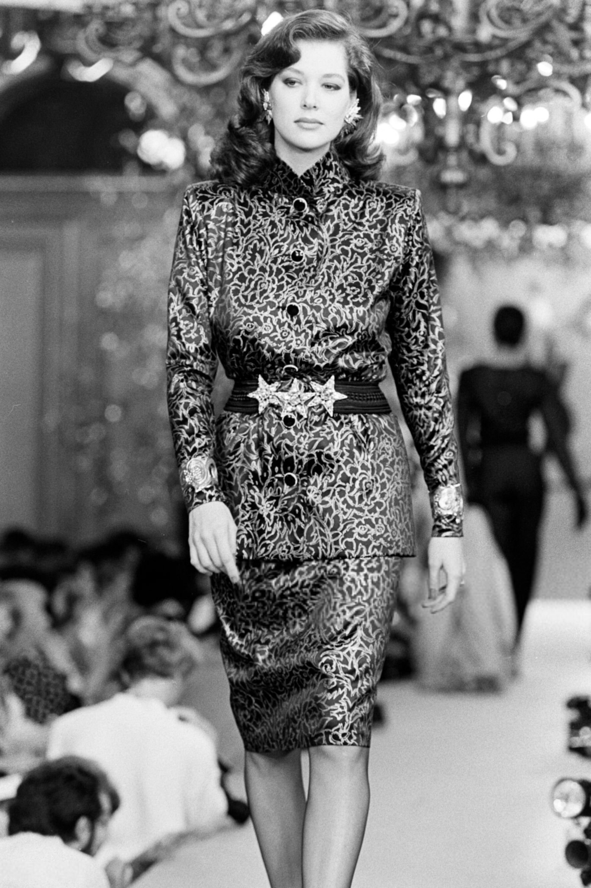 https://e.radikal.host/2025/03/03/Rochelle_Redfield_Yves_Saint_Laurent_FW1985_Couture_15.jpg.3dbfc07211f08a8f53e26f9341949add.jpg
