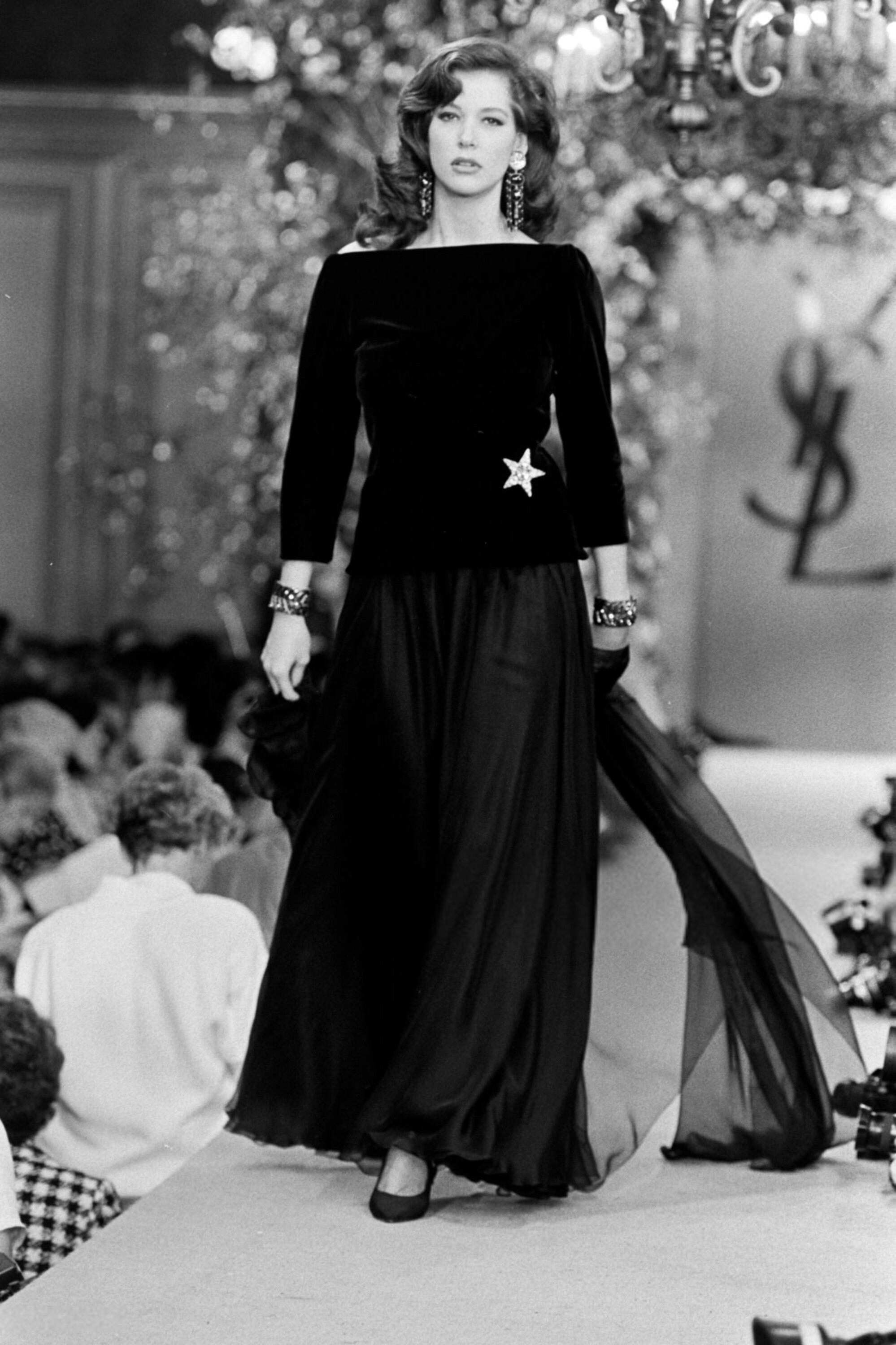 https://e.radikal.host/2025/03/03/Rochelle_Redfield_Yves_Saint_Laurent_FW1985_Couture_20.jpg.05b4565be630fe839772f2aef08ec633.jpg